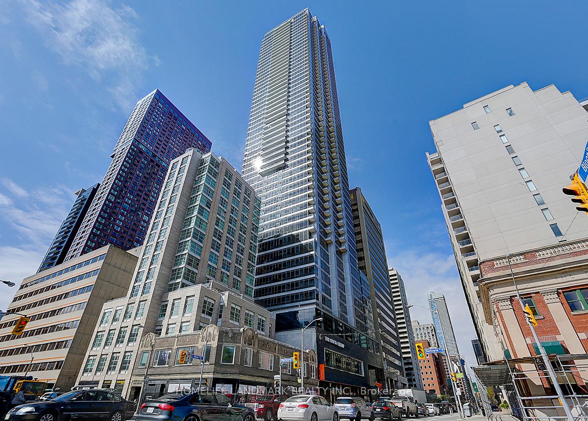 Front of Unit 4303, 395 Bloor Street E