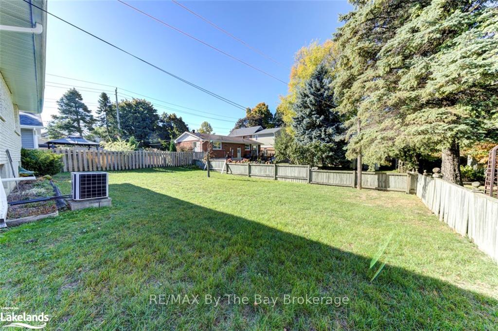 Photo 37 of 364 Walnut Street, Collingwood — HOMEH