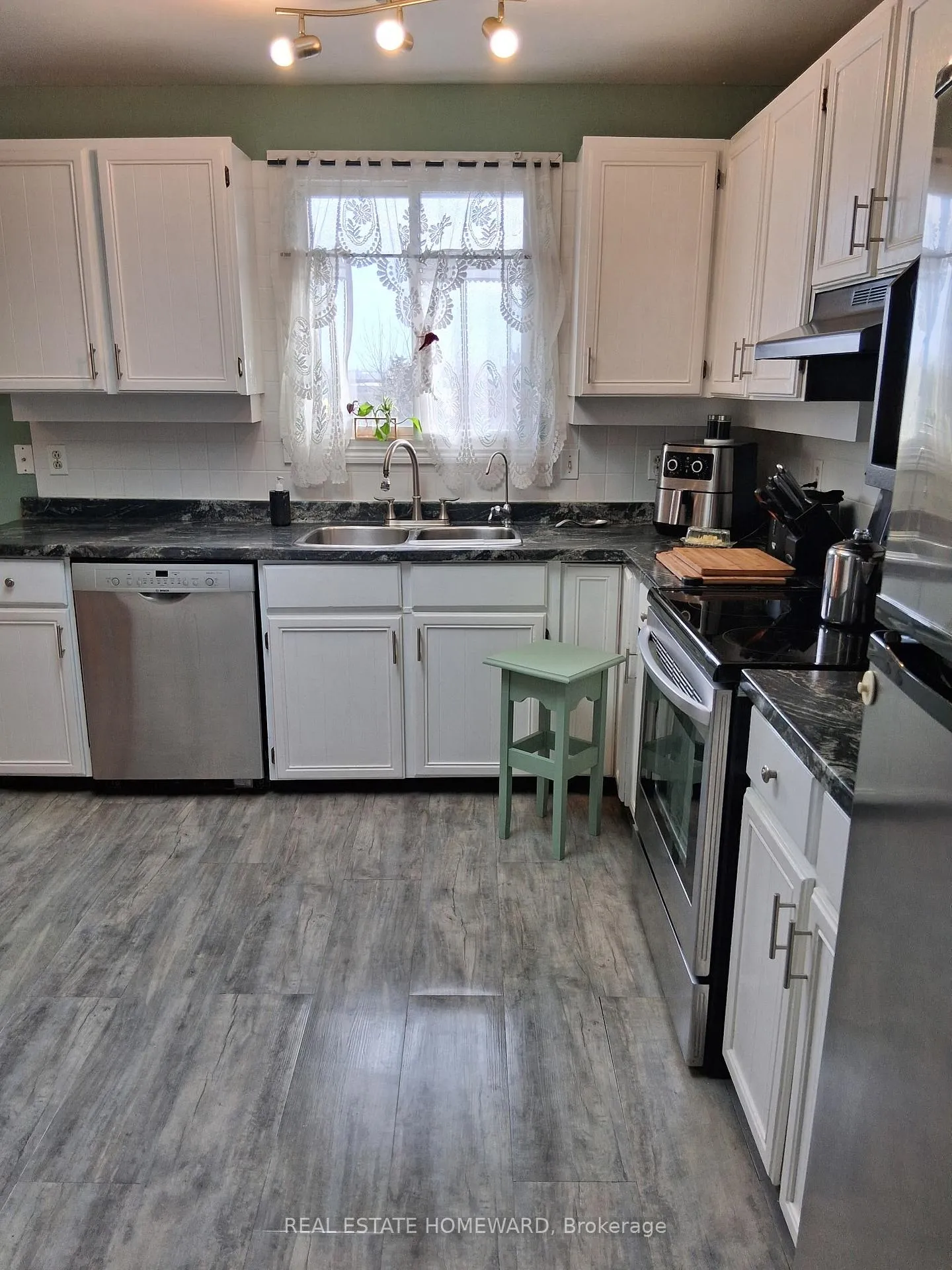 Photo 14 of 35 Bleeker Avenue, Quinte West, Trenton Ward — HOMEH