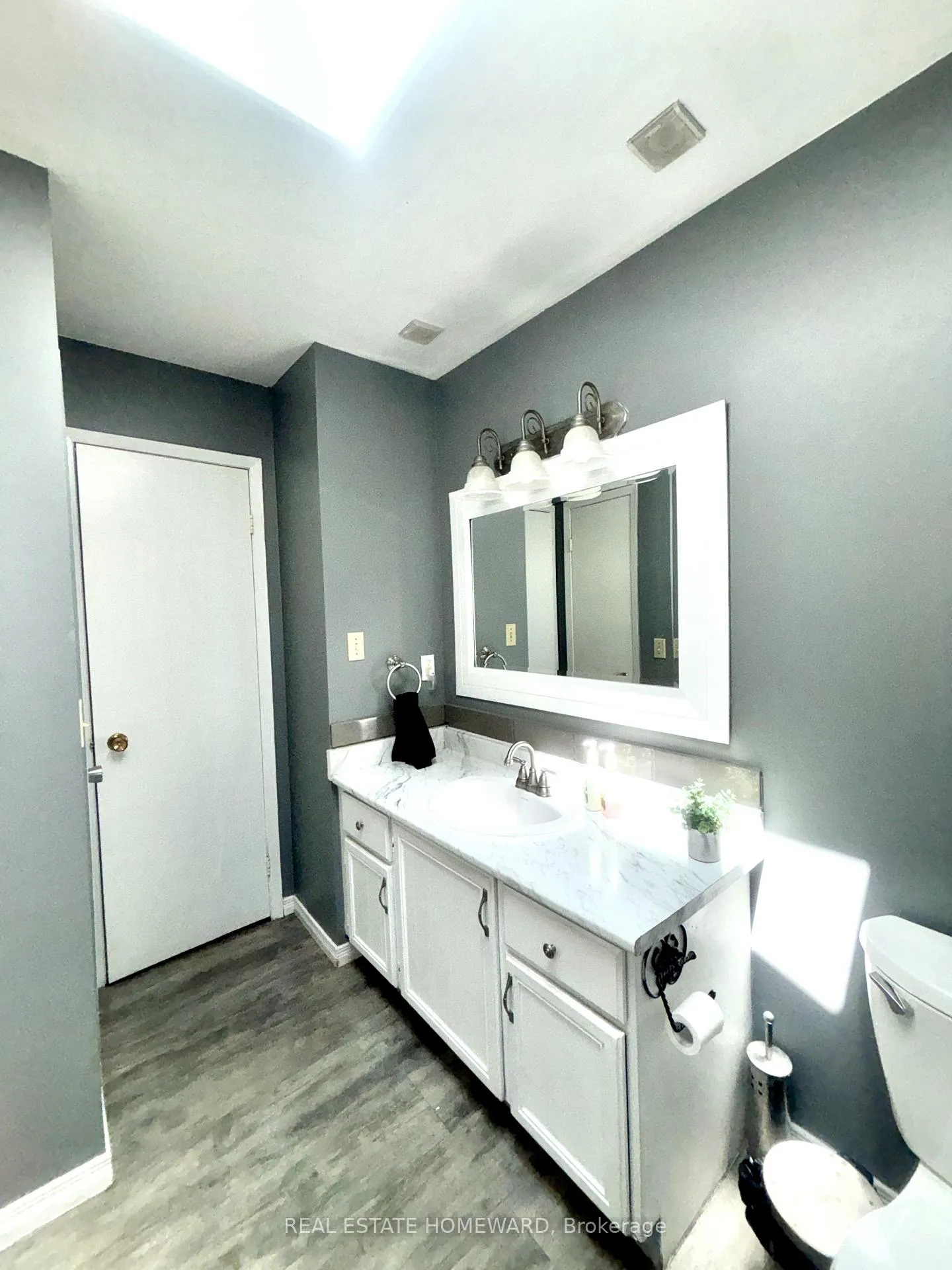 Photo 37 of 35 Bleeker Avenue, Quinte West, Trenton Ward — HOMEH