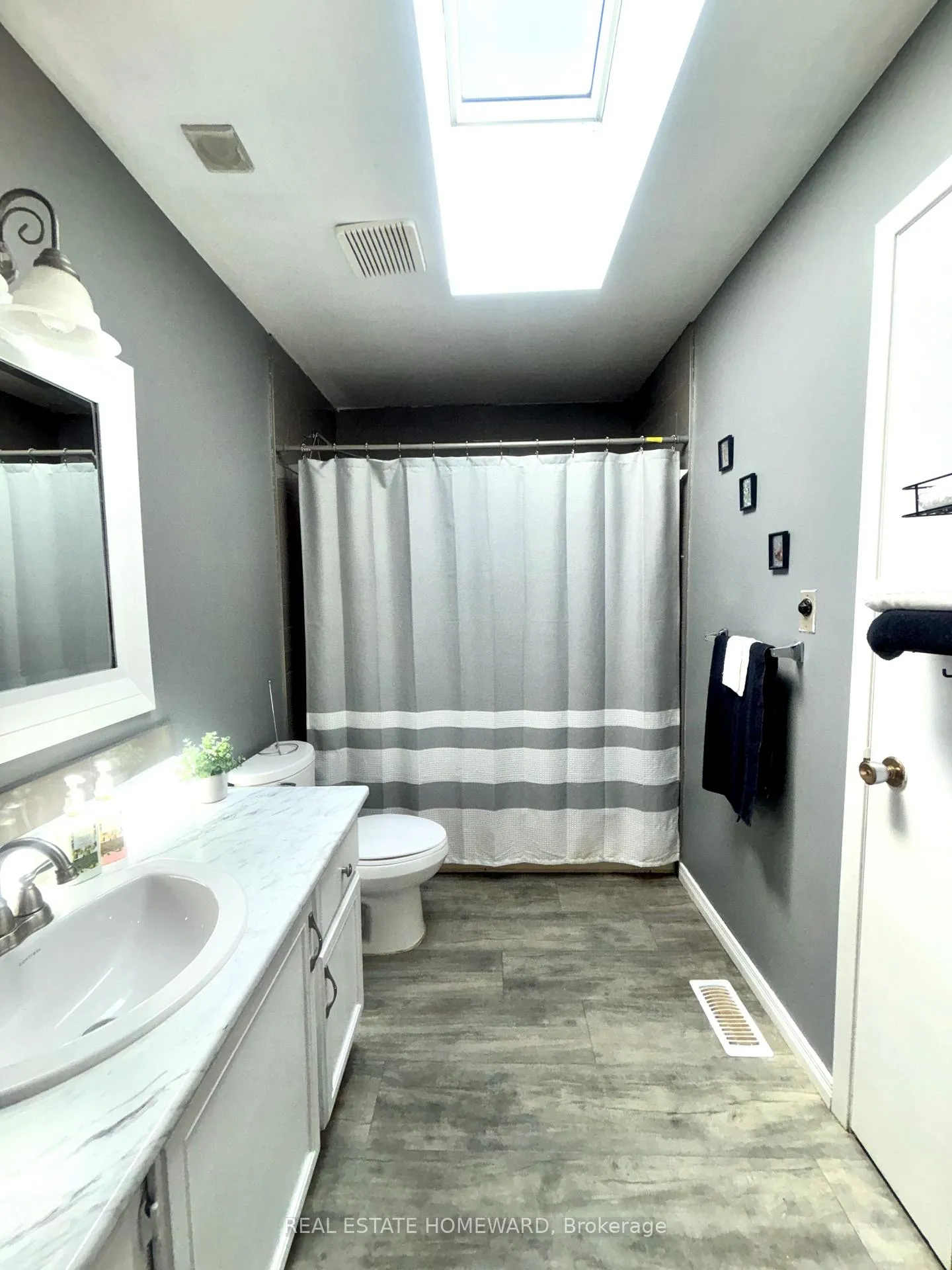 Photo 38 of 35 Bleeker Avenue, Quinte West, Trenton Ward — HOMEH