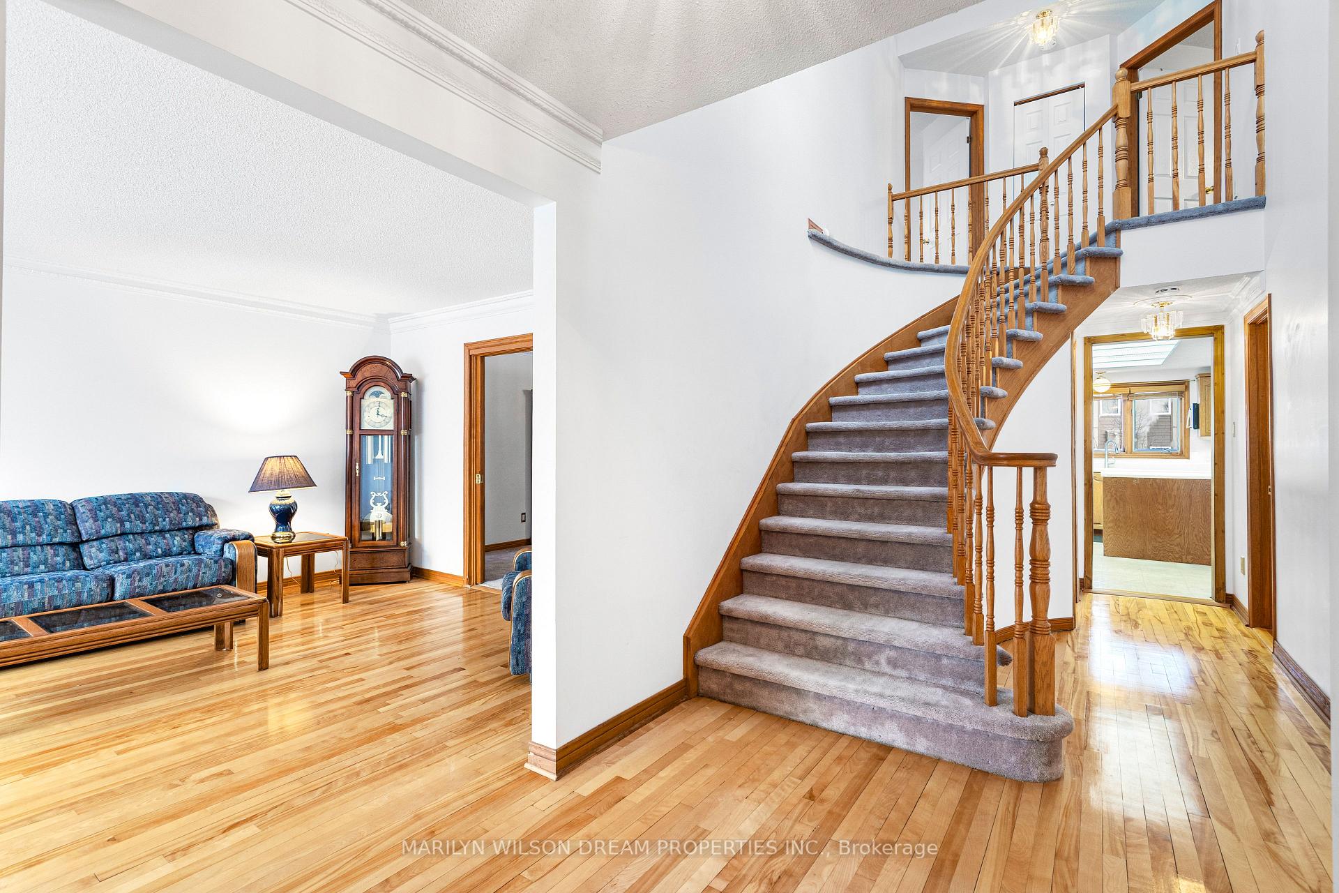 Photo 5 of 1605 Dixie Street, Ottawa, Riverview Park — HOMEH
