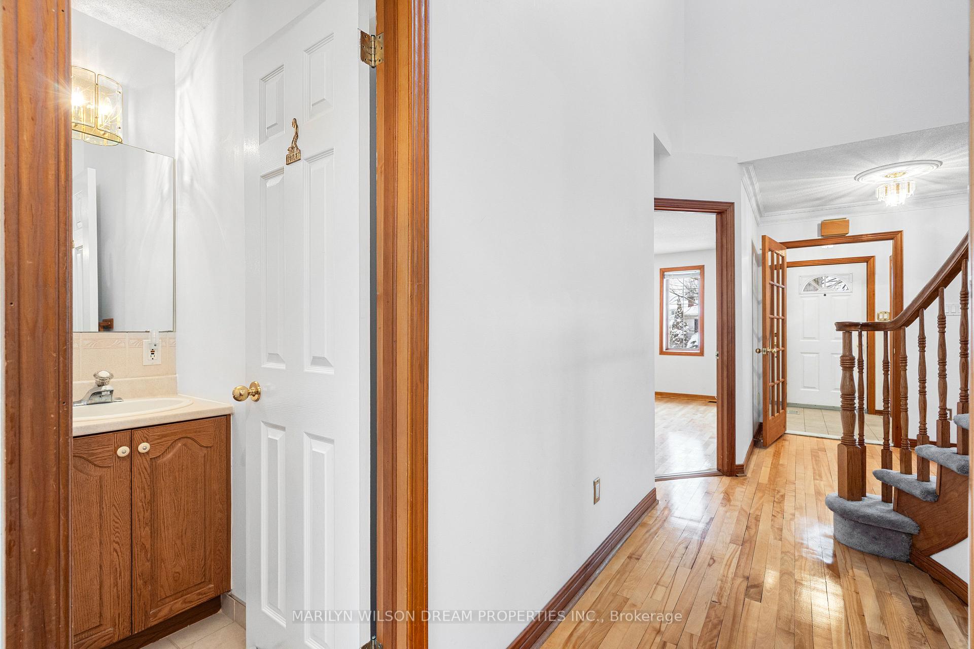 Photo 3 of 1605 Dixie Street, Ottawa, Riverview Park — HOMEH