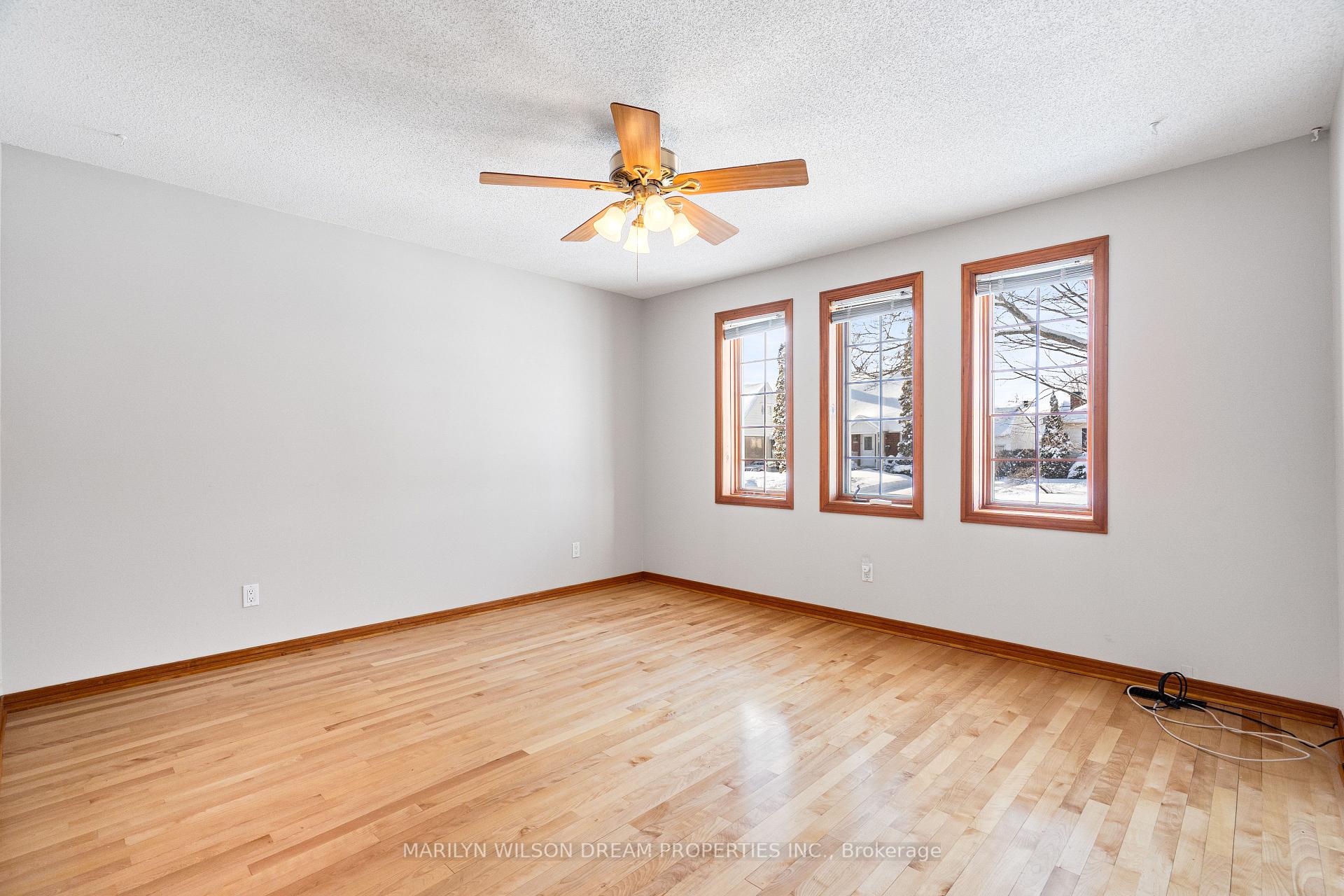 Photo 13 of 1605 Dixie Street, Ottawa, Riverview Park — HOMEH