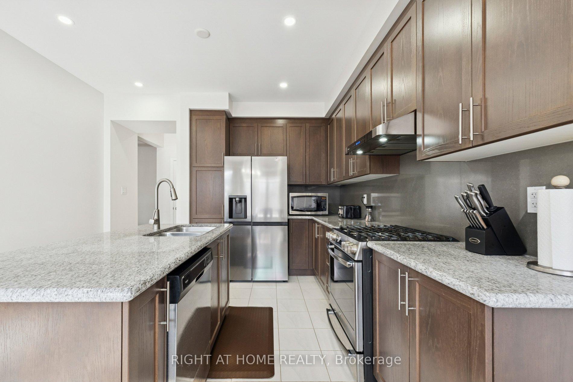 Photo 9 of 65 Marcelle Brunelle Drive, Whitby, Rural Whitby — HOMEH