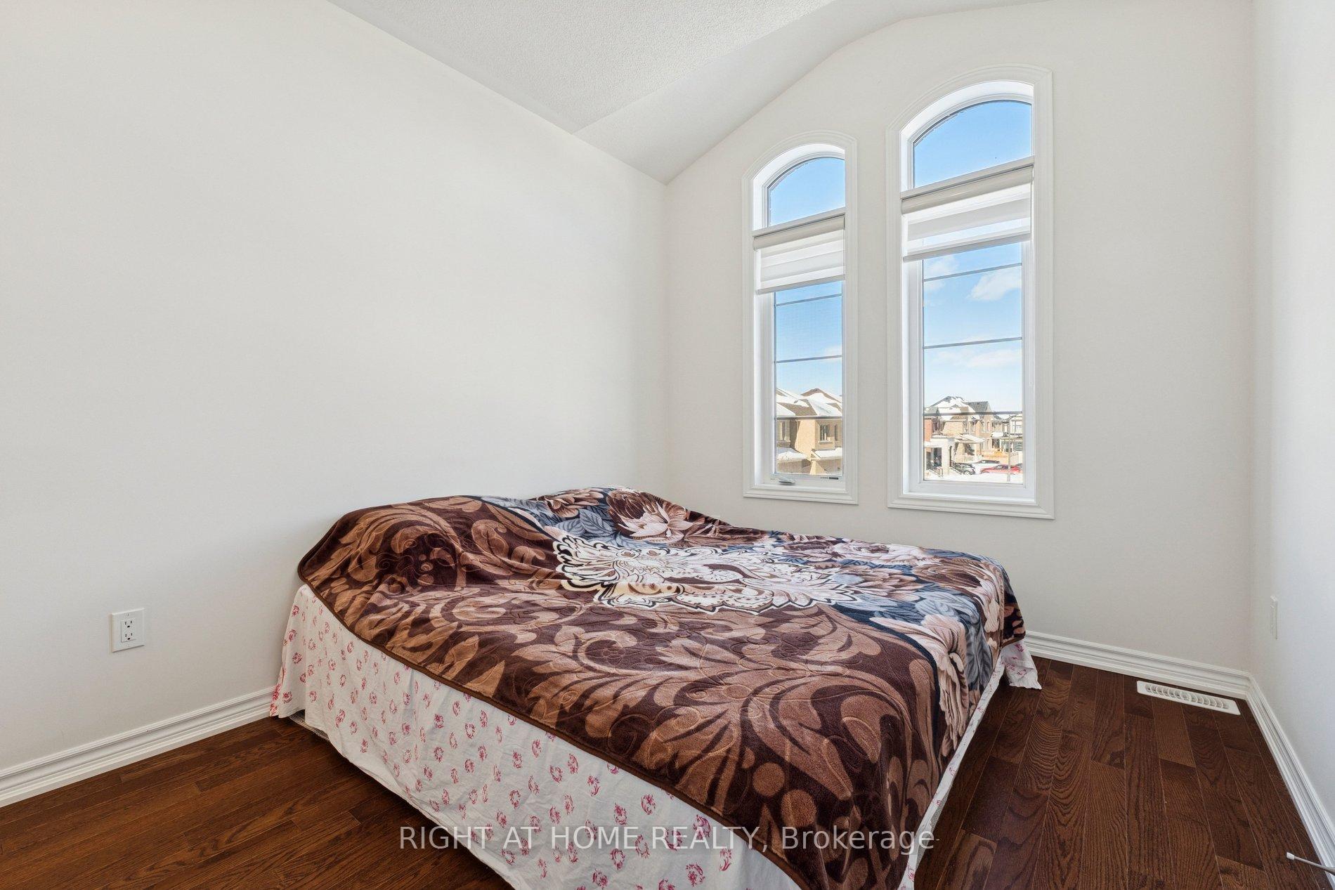 Photo 19 of 65 Marcelle Brunelle Drive, Whitby, Rural Whitby — HOMEH