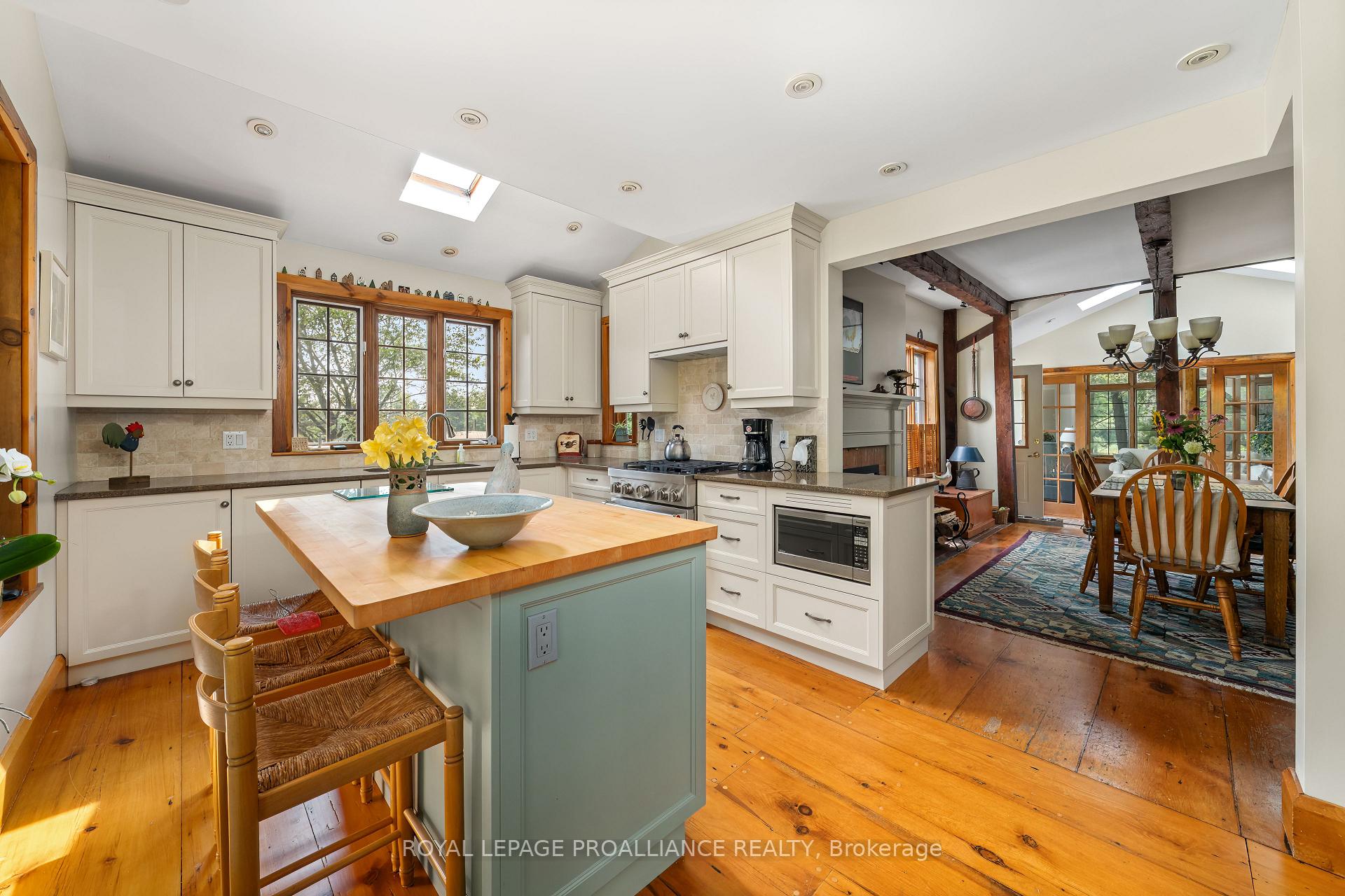 Photo 11 of 14065 Loyalist Parkway, Prince Edward County, Hallowell Ward — HOMEH