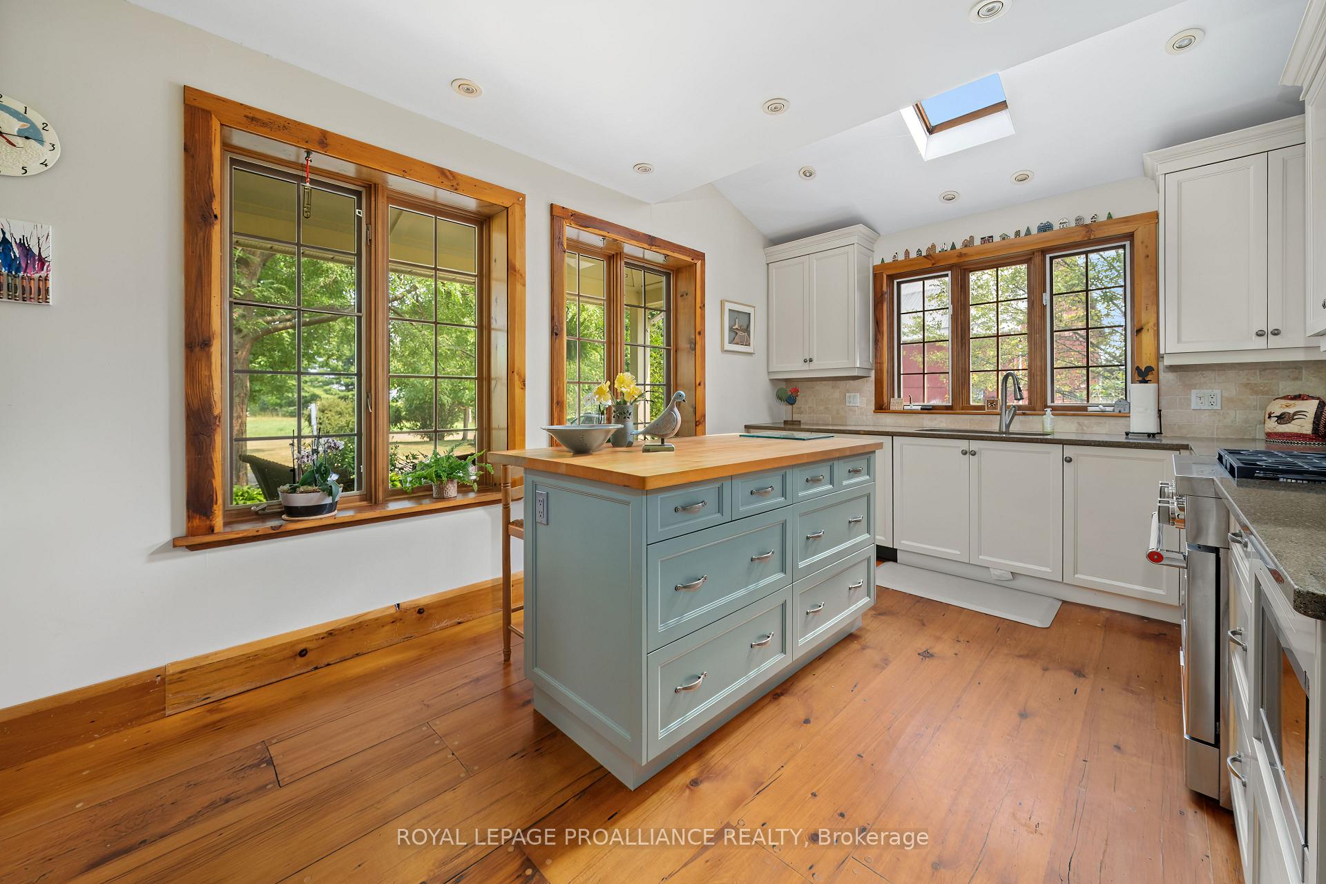 Photo 8 of 14065 Loyalist Parkway, Prince Edward County, Hallowell Ward — HOMEH