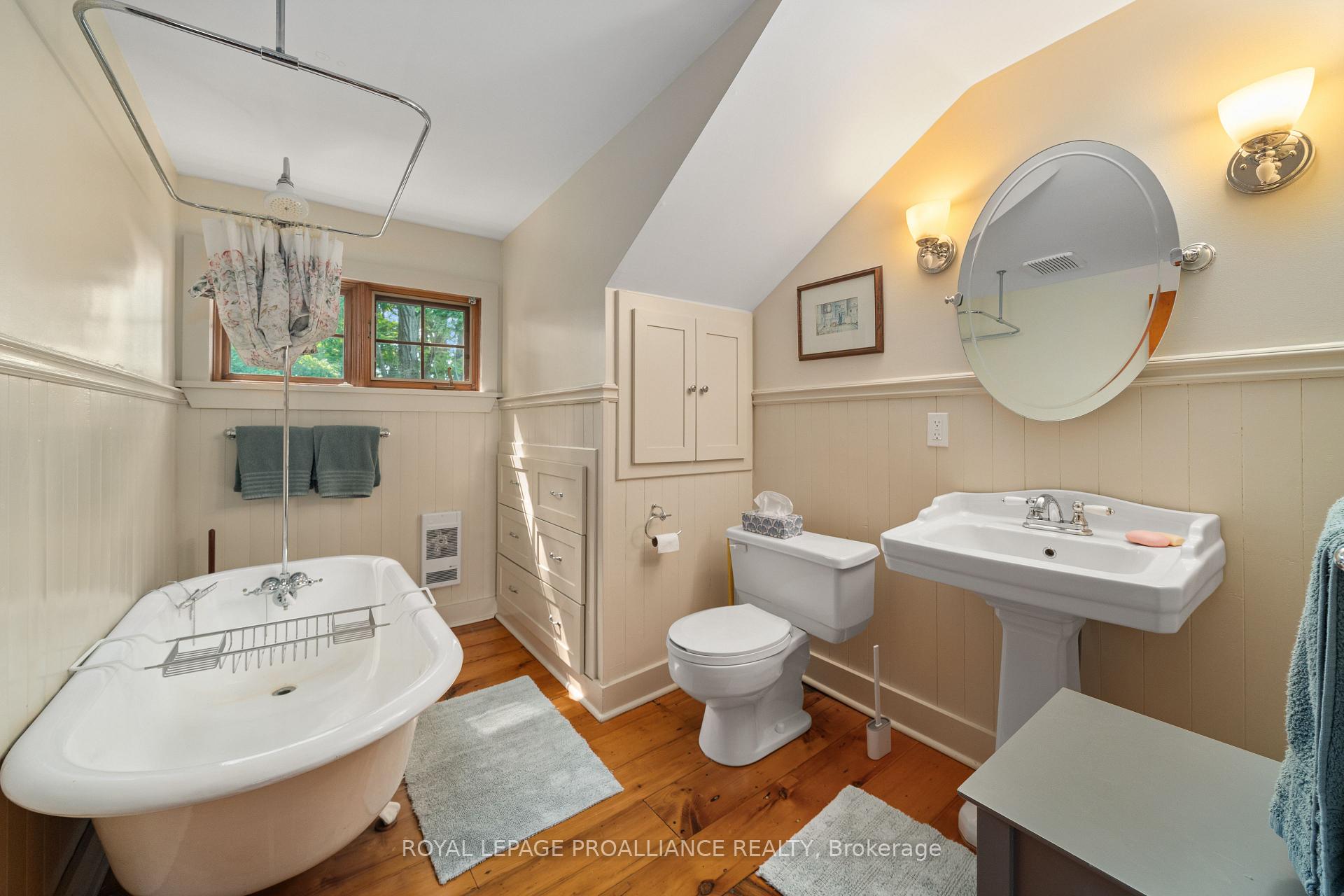 Photo 26 of 14065 Loyalist Parkway, Prince Edward County, Hallowell Ward — HOMEH