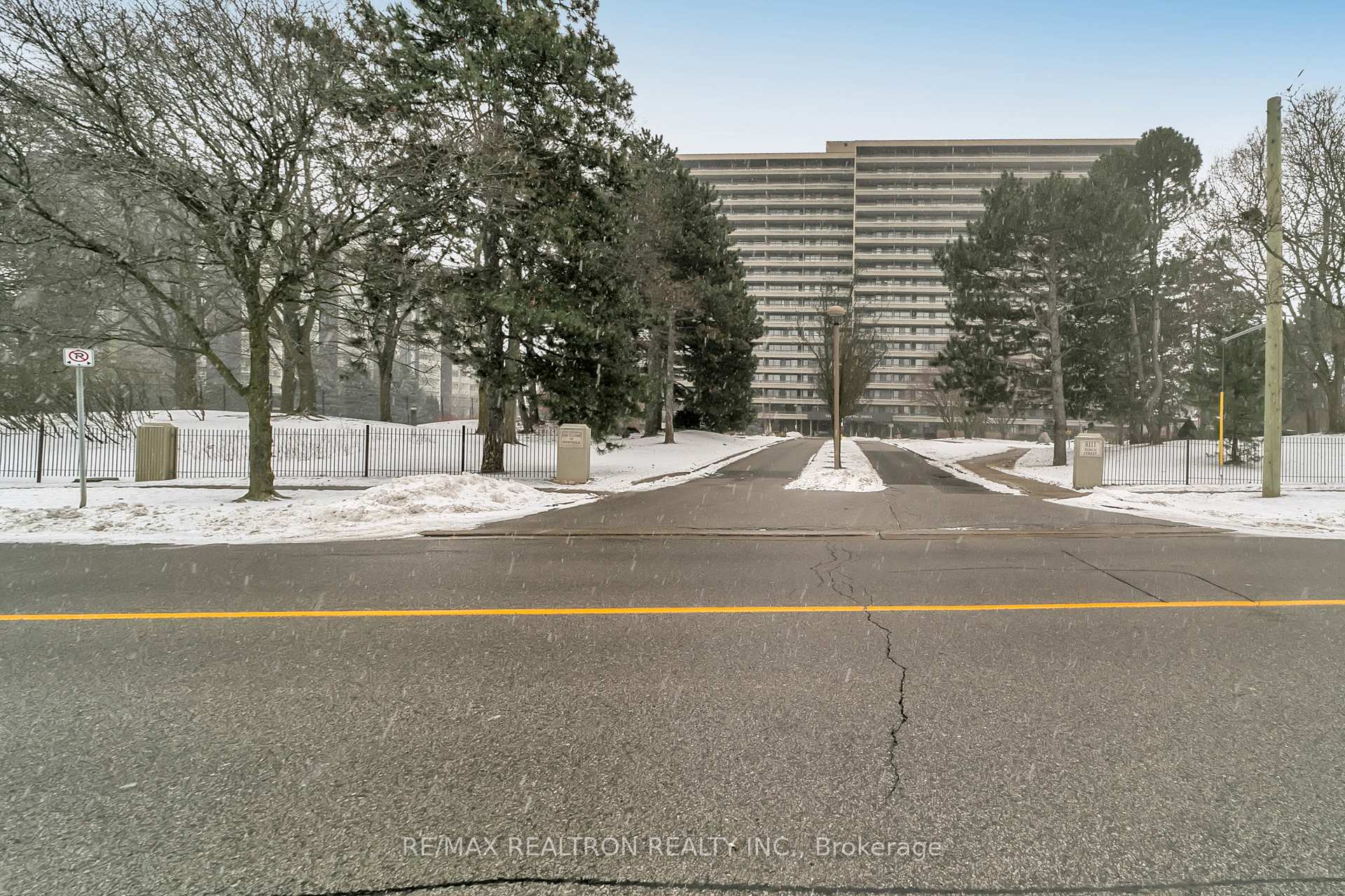 Photo 2 of Unit 608, 8111 Yonge Street, Markham, Royal Orchard — HOMEH