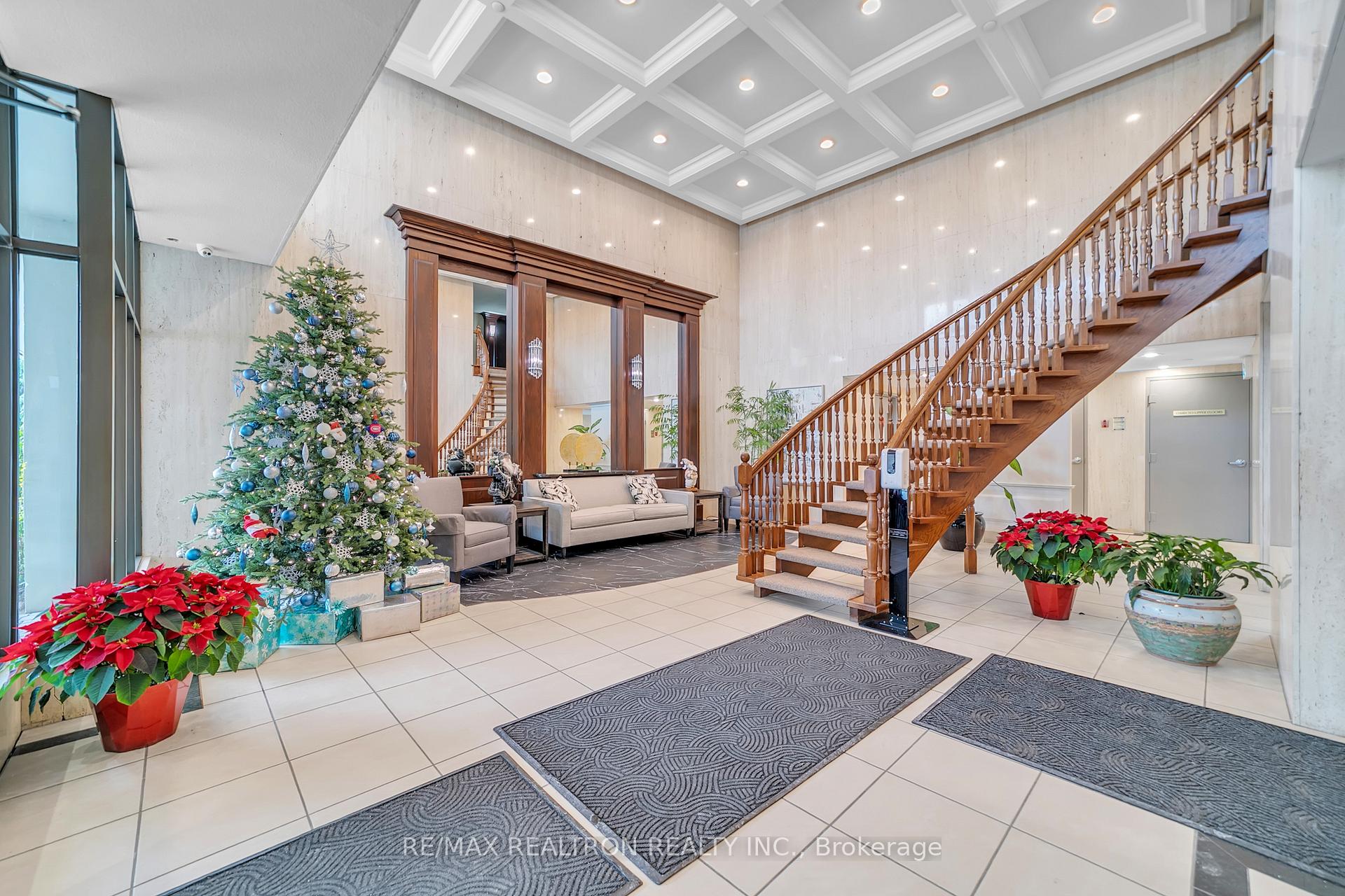 Photo 5 of Unit 608, 8111 Yonge Street, Markham, Royal Orchard — HOMEH