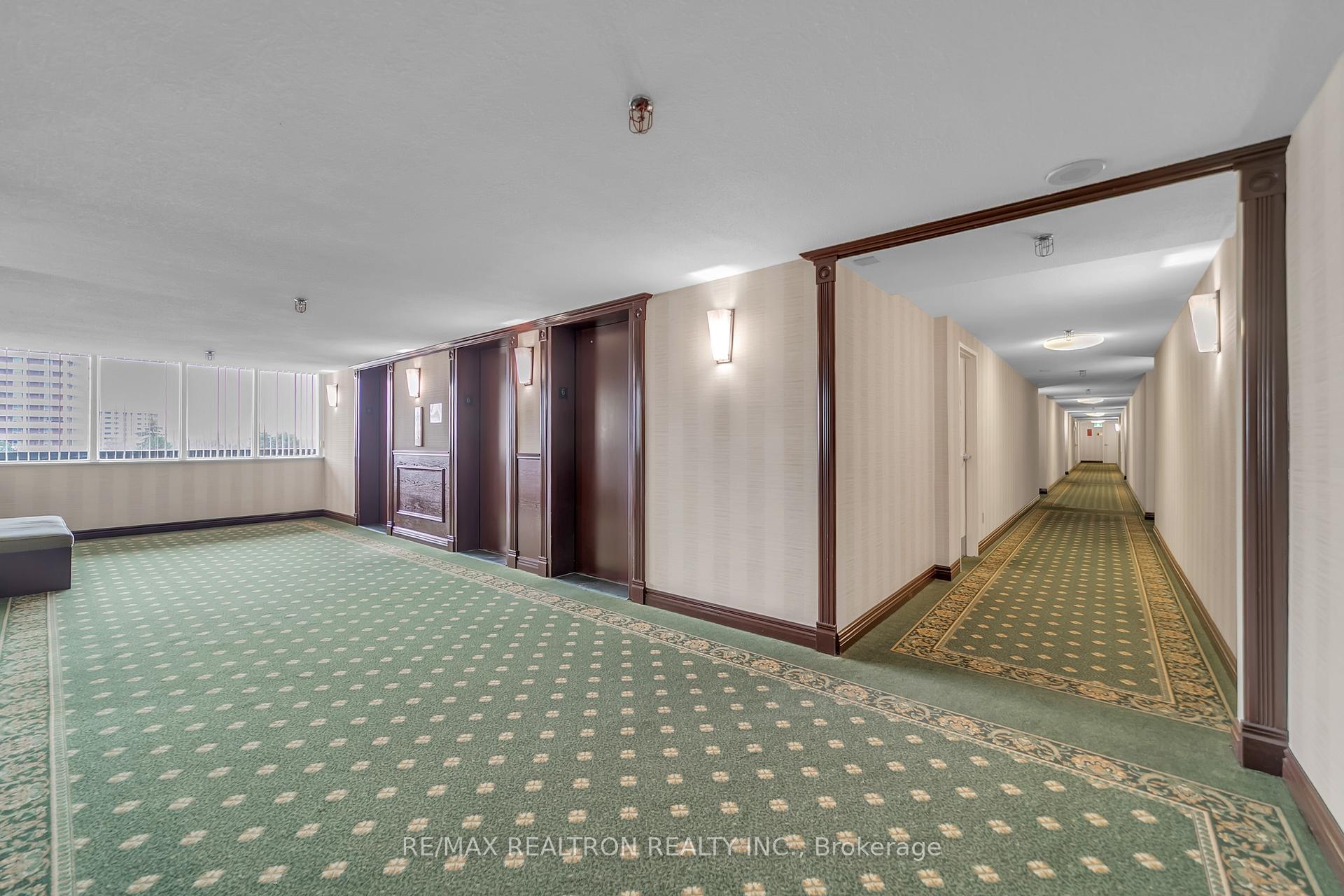 Photo 8 of Unit 608, 8111 Yonge Street, Markham, Royal Orchard — HOMEH
