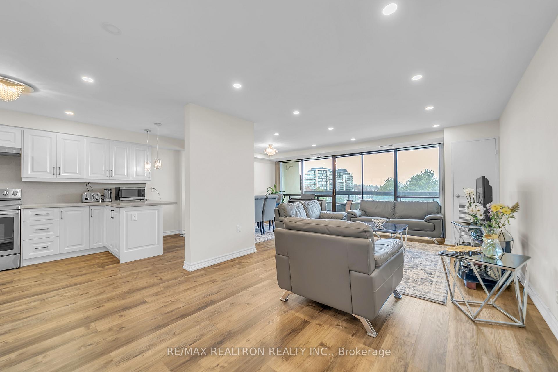Photo 22 of Unit 608, 8111 Yonge Street, Markham, Royal Orchard — HOMEH
