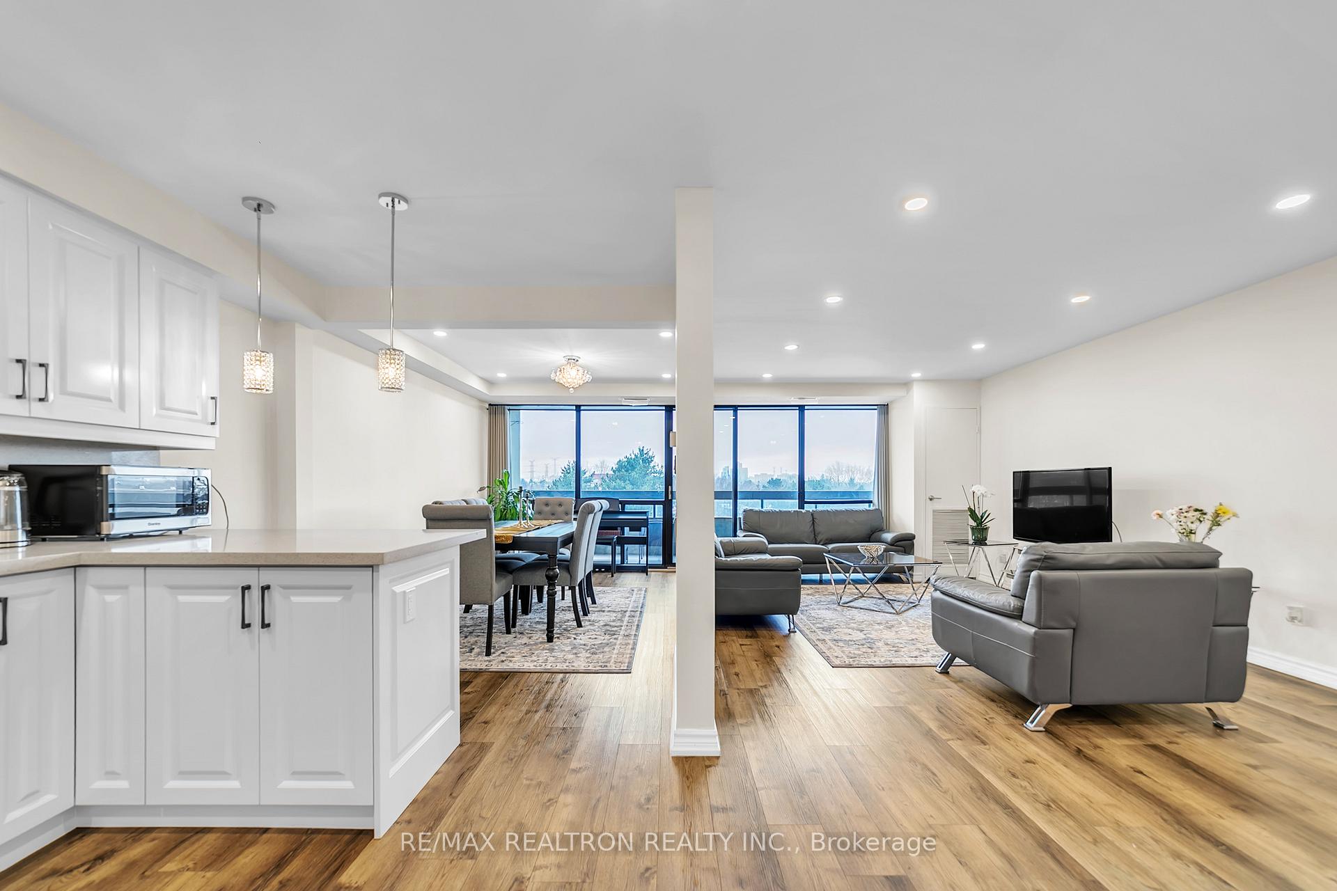 Photo 14 of Unit 608, 8111 Yonge Street, Markham, Royal Orchard — HOMEH