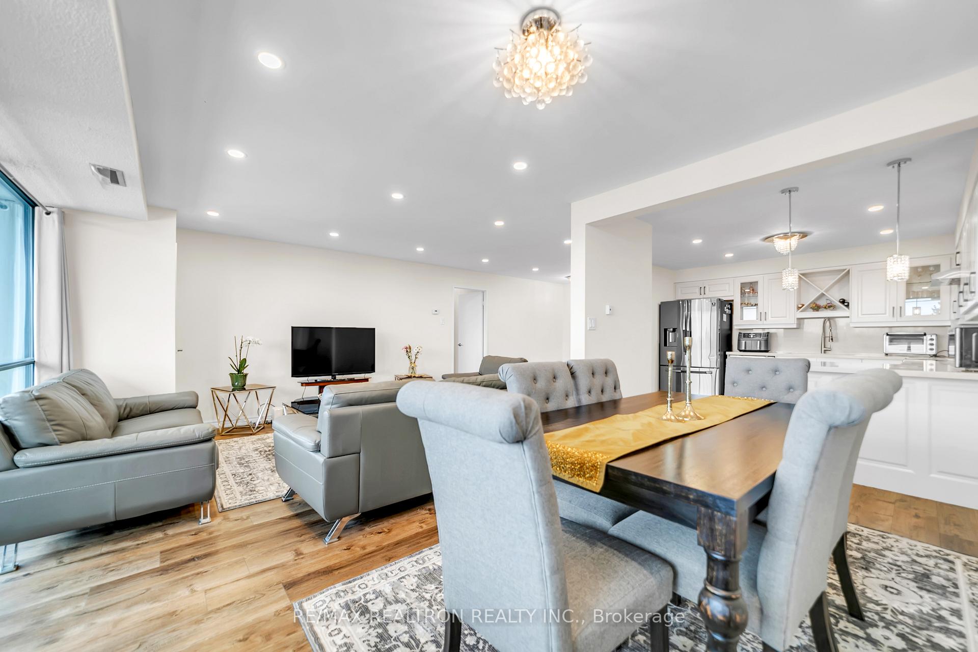 Photo 23 of Unit 608, 8111 Yonge Street, Markham, Royal Orchard — HOMEH