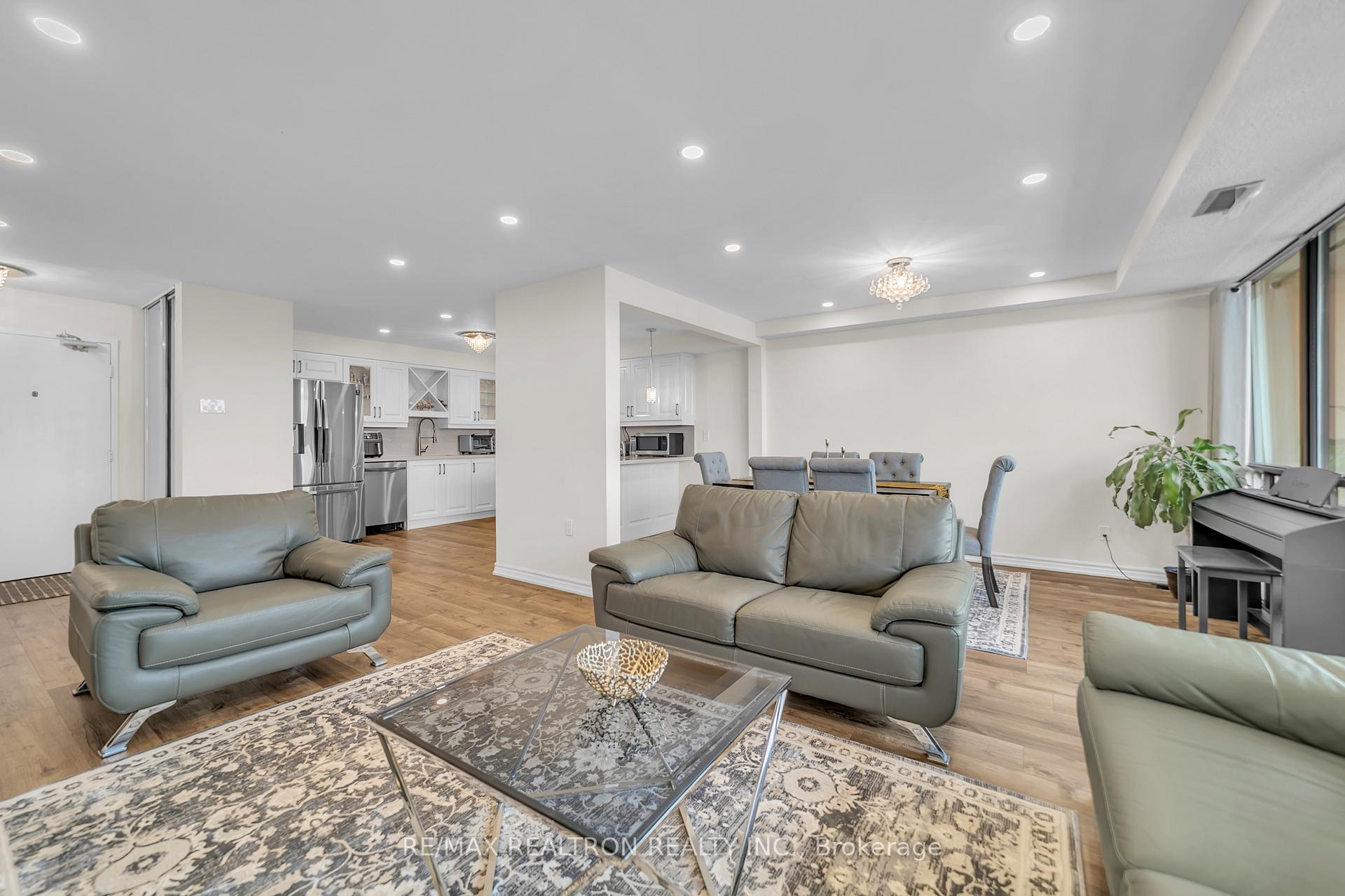 Photo 21 of Unit 608, 8111 Yonge Street, Markham, Royal Orchard — HOMEH