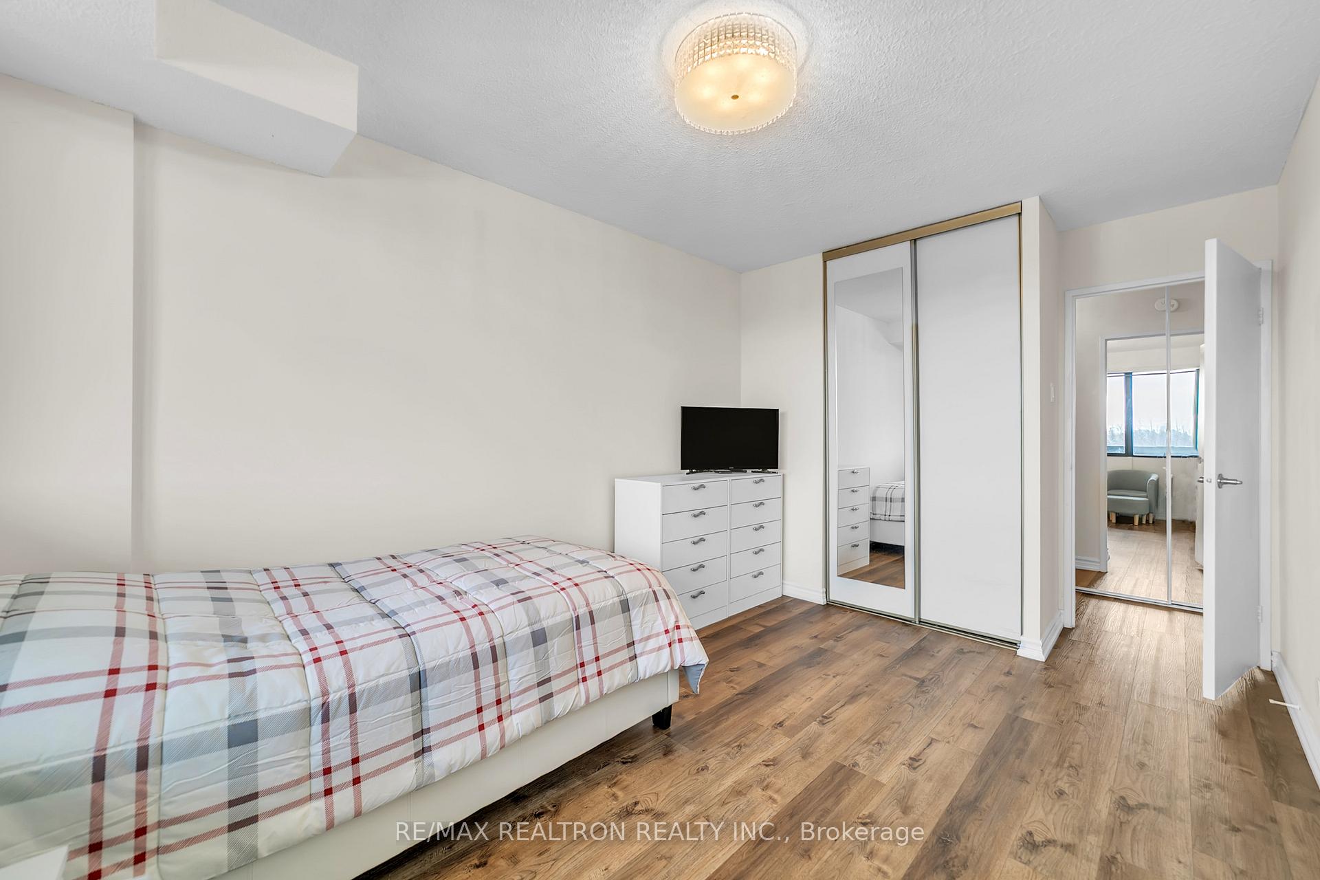 Photo 27 of Unit 608, 8111 Yonge Street, Markham, Royal Orchard — HOMEH