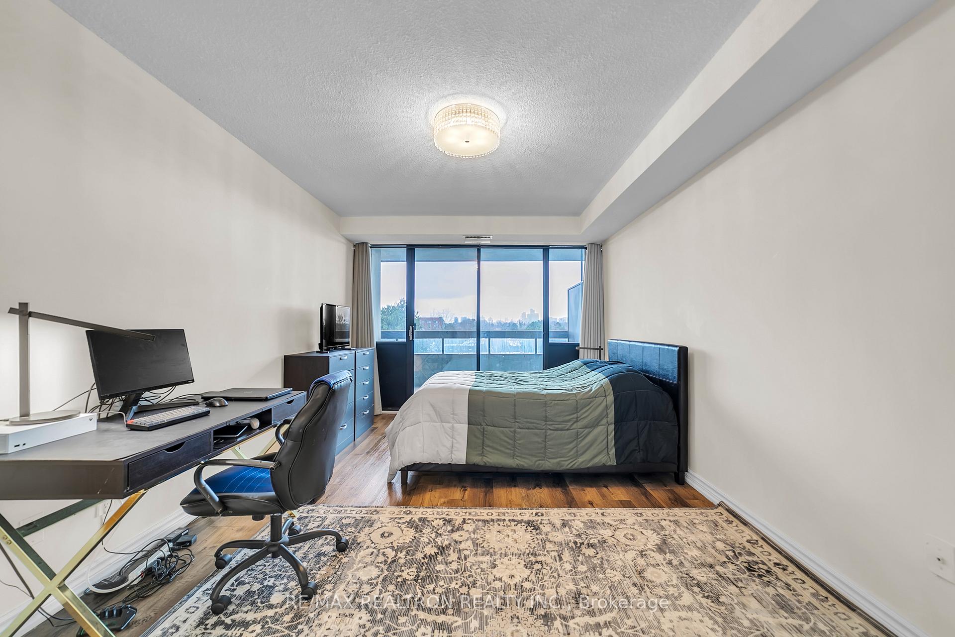 Photo 9 of Unit 608, 8111 Yonge Street, Markham, Royal Orchard — HOMEH