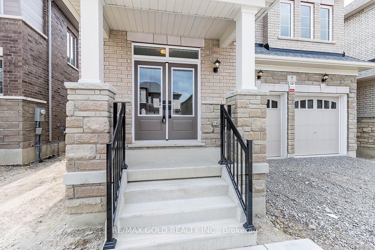 Photo 4 of 7 Dolomite Drive, Brampton, Bram East — HOMEH