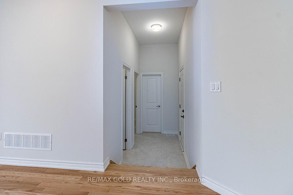 Photo 9 of 7 Dolomite Drive, Brampton, Bram East — HOMEH