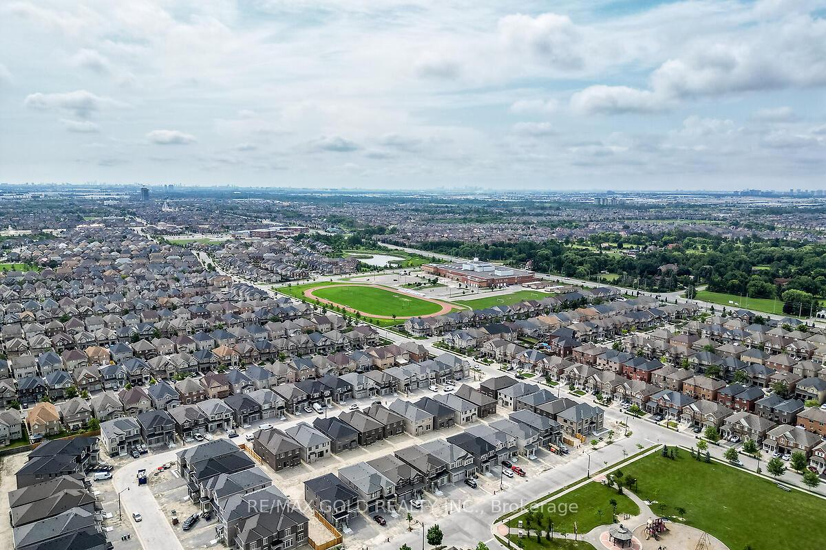 Photo 34 of 7 Dolomite Drive, Brampton, Bram East — HOMEH