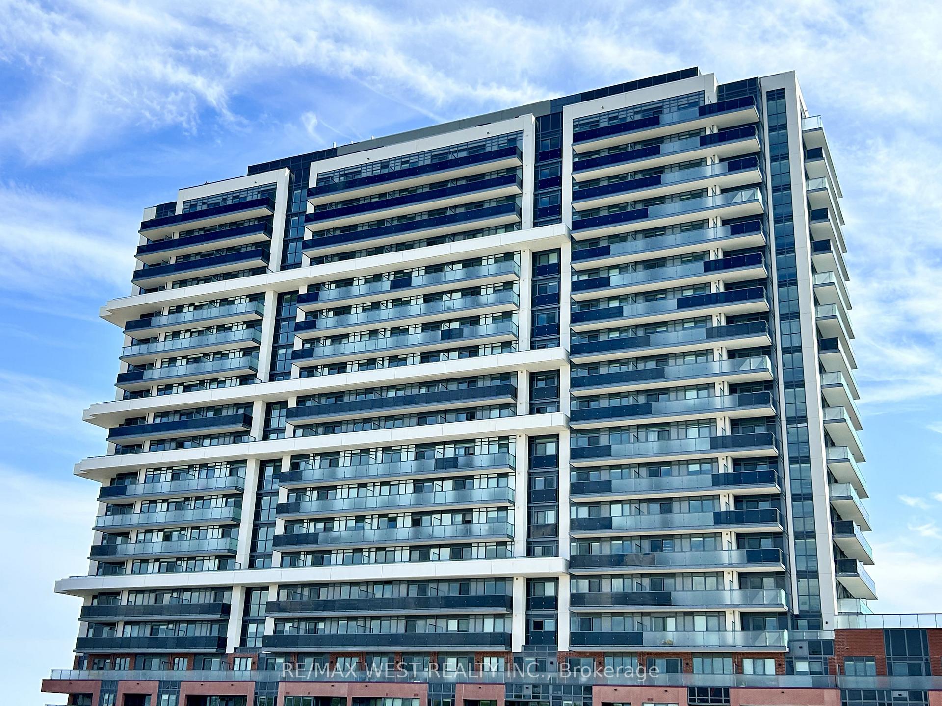 Front of Unit 1831, 2545 Simcoe Street N