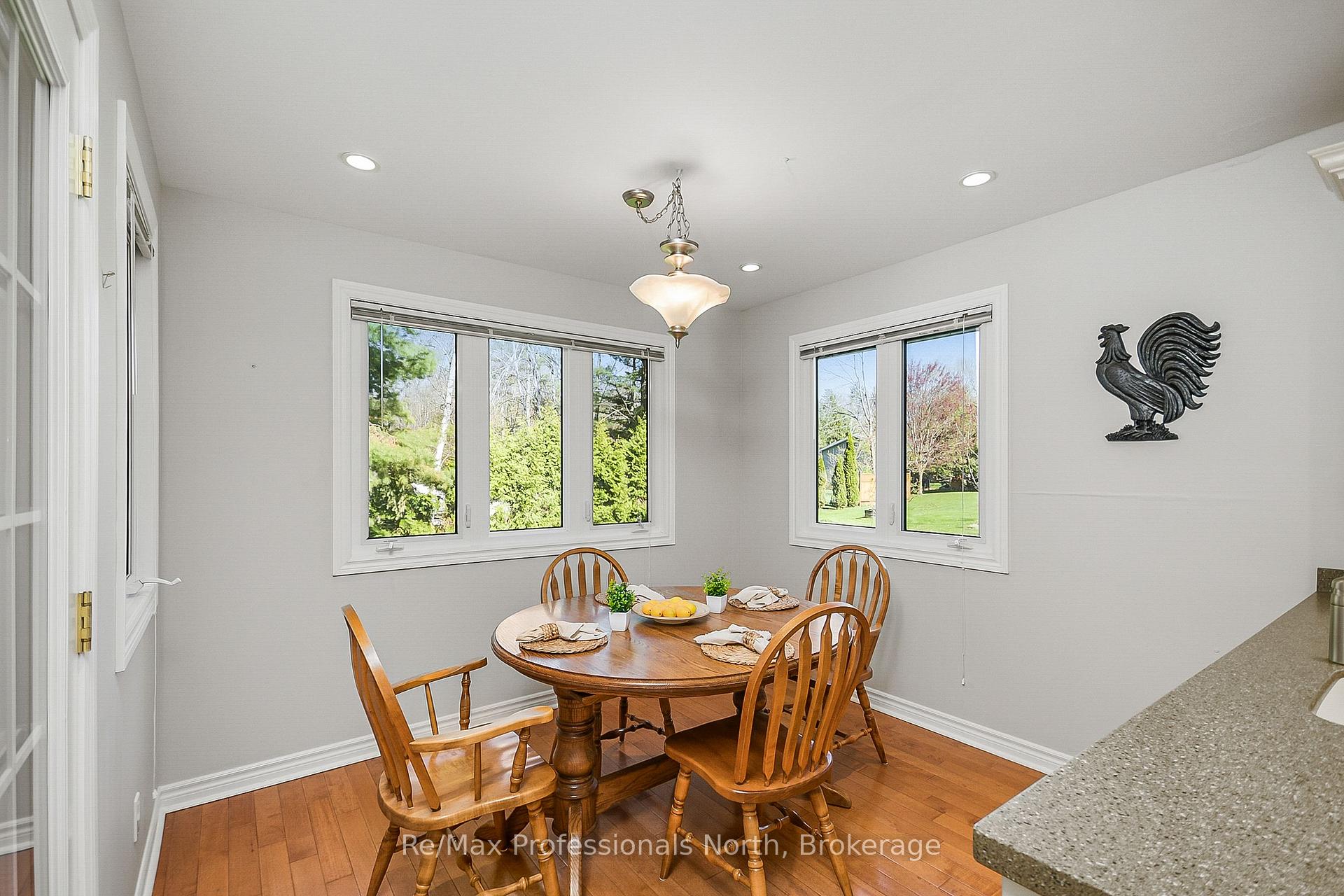 Photo 7 of 150 Robinson Avenue, Gravenhurst, Muskoka (S) — HOMEH