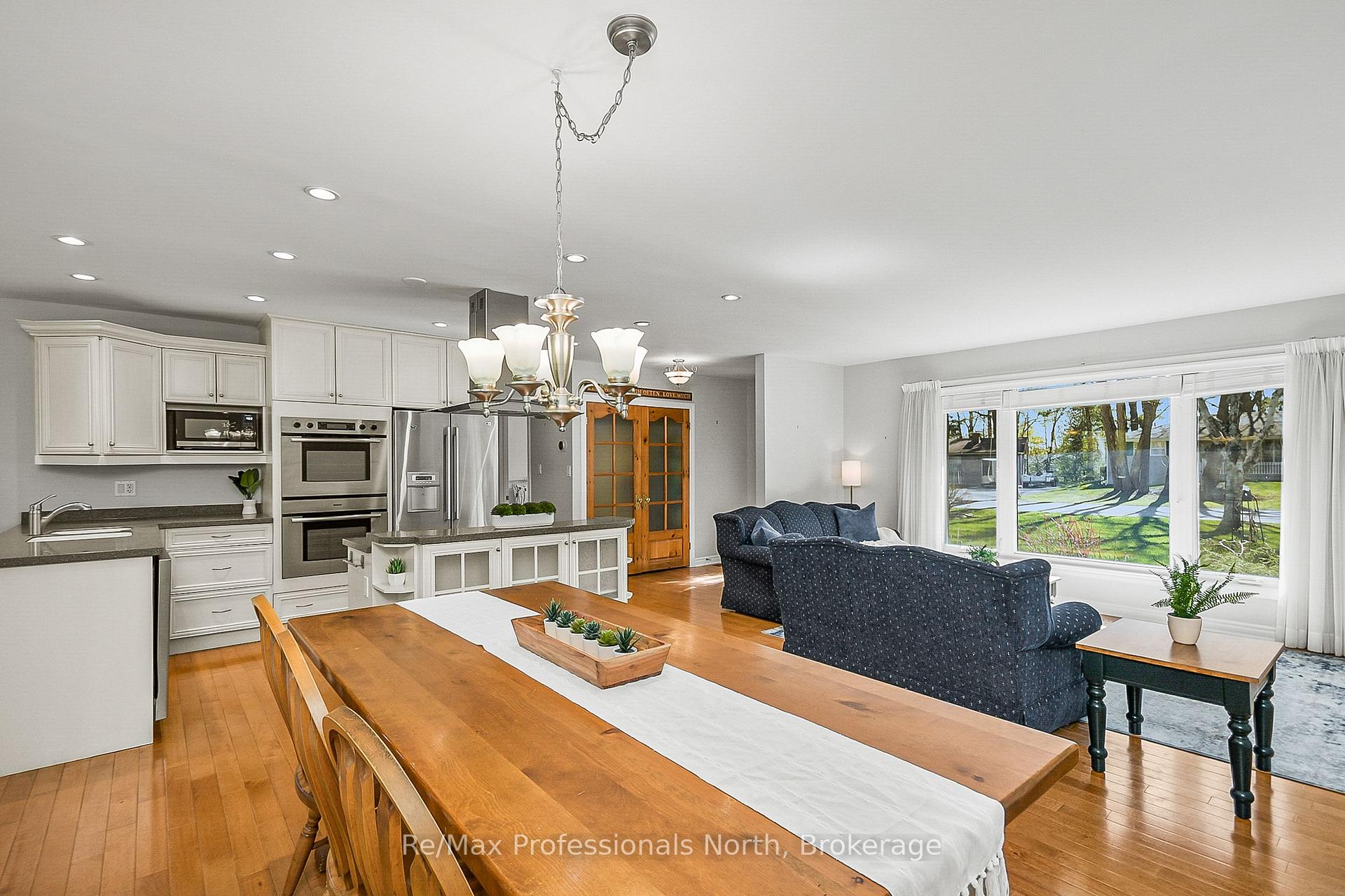 Photo 9 of 150 Robinson Avenue, Gravenhurst, Muskoka (S) — HOMEH