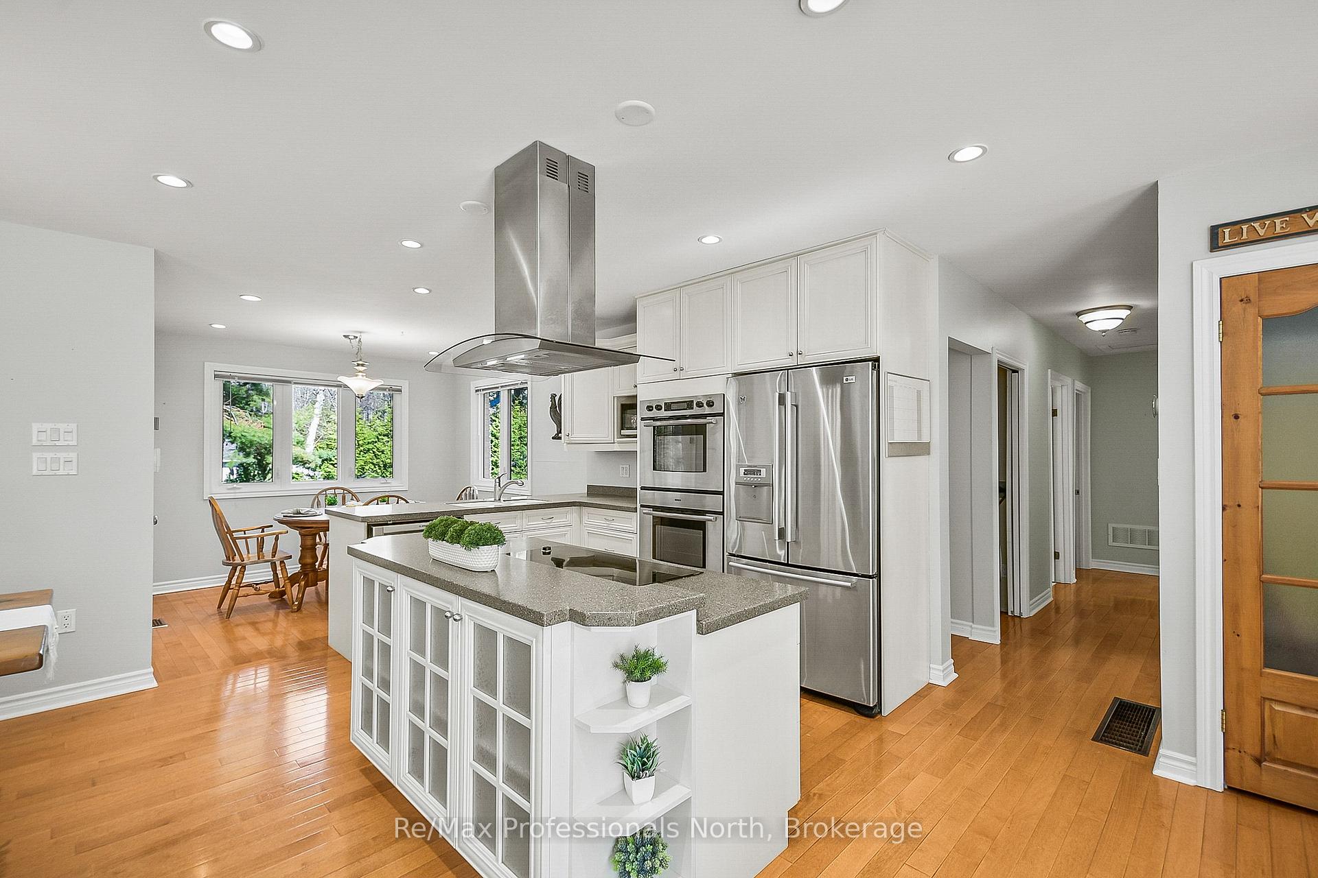 Photo 10 of 150 Robinson Avenue, Gravenhurst, Muskoka (S) — HOMEH