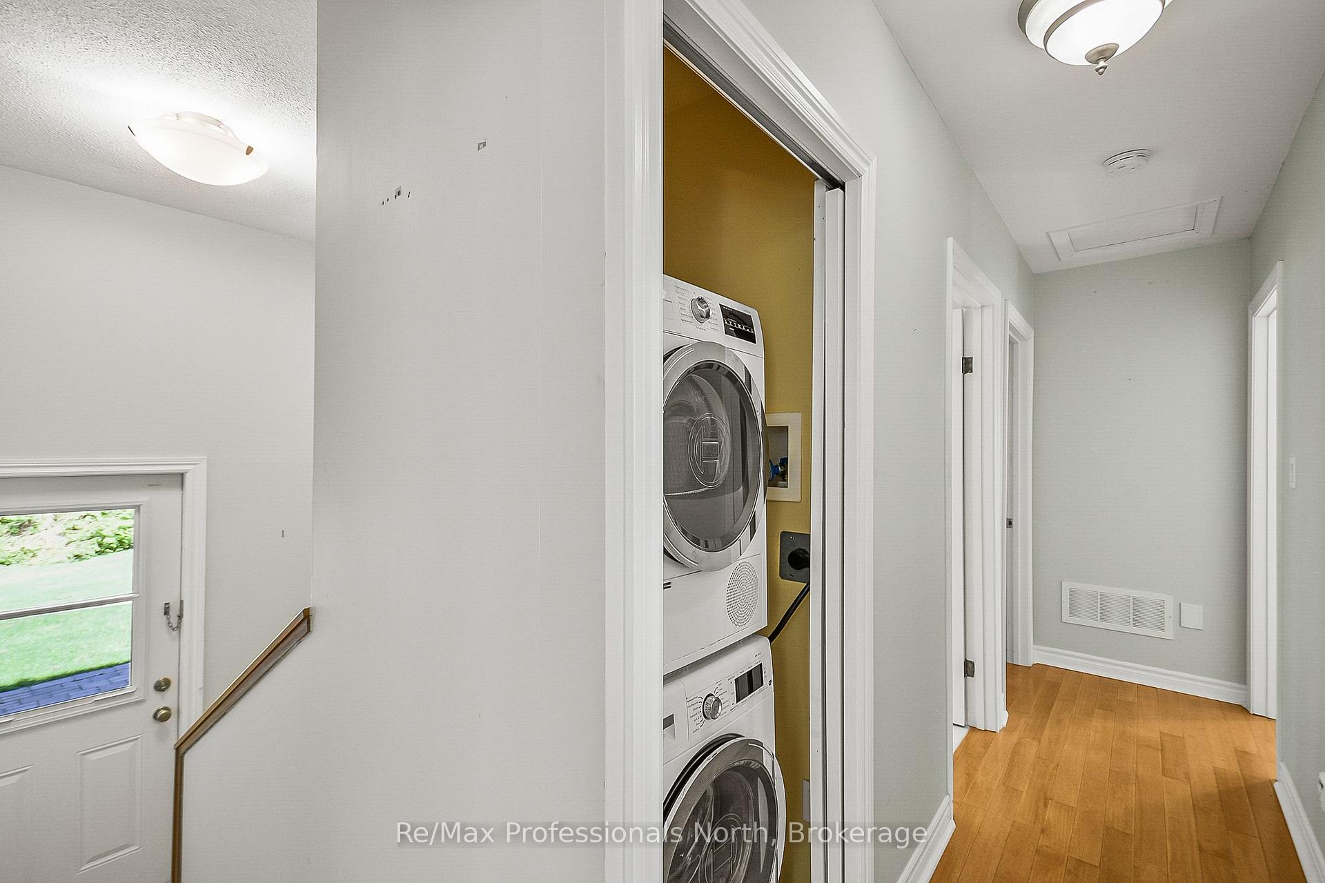 Photo 11 of 150 Robinson Avenue, Gravenhurst, Muskoka (S) — HOMEH