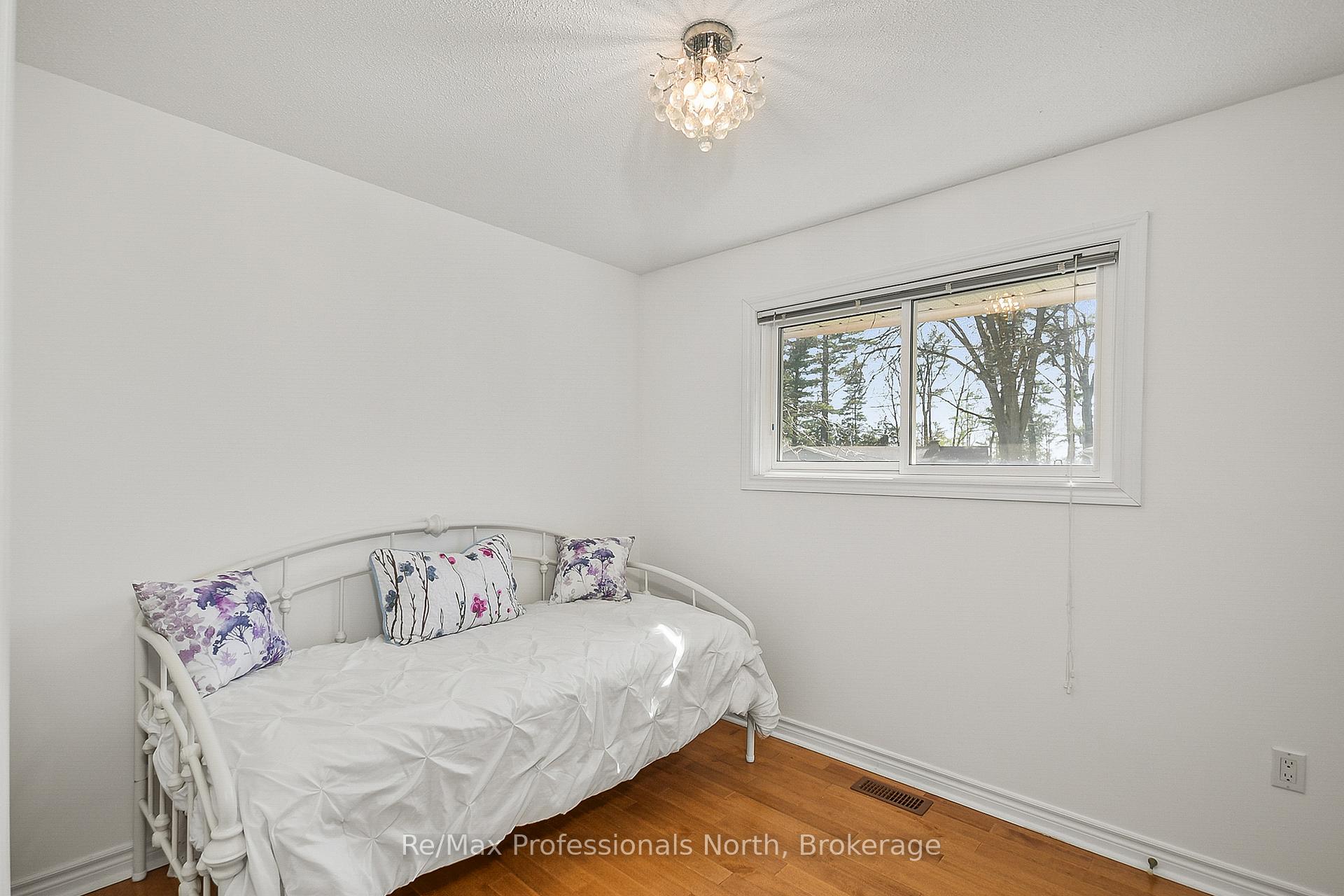 Photo 12 of 150 Robinson Avenue, Gravenhurst, Muskoka (S) — HOMEH