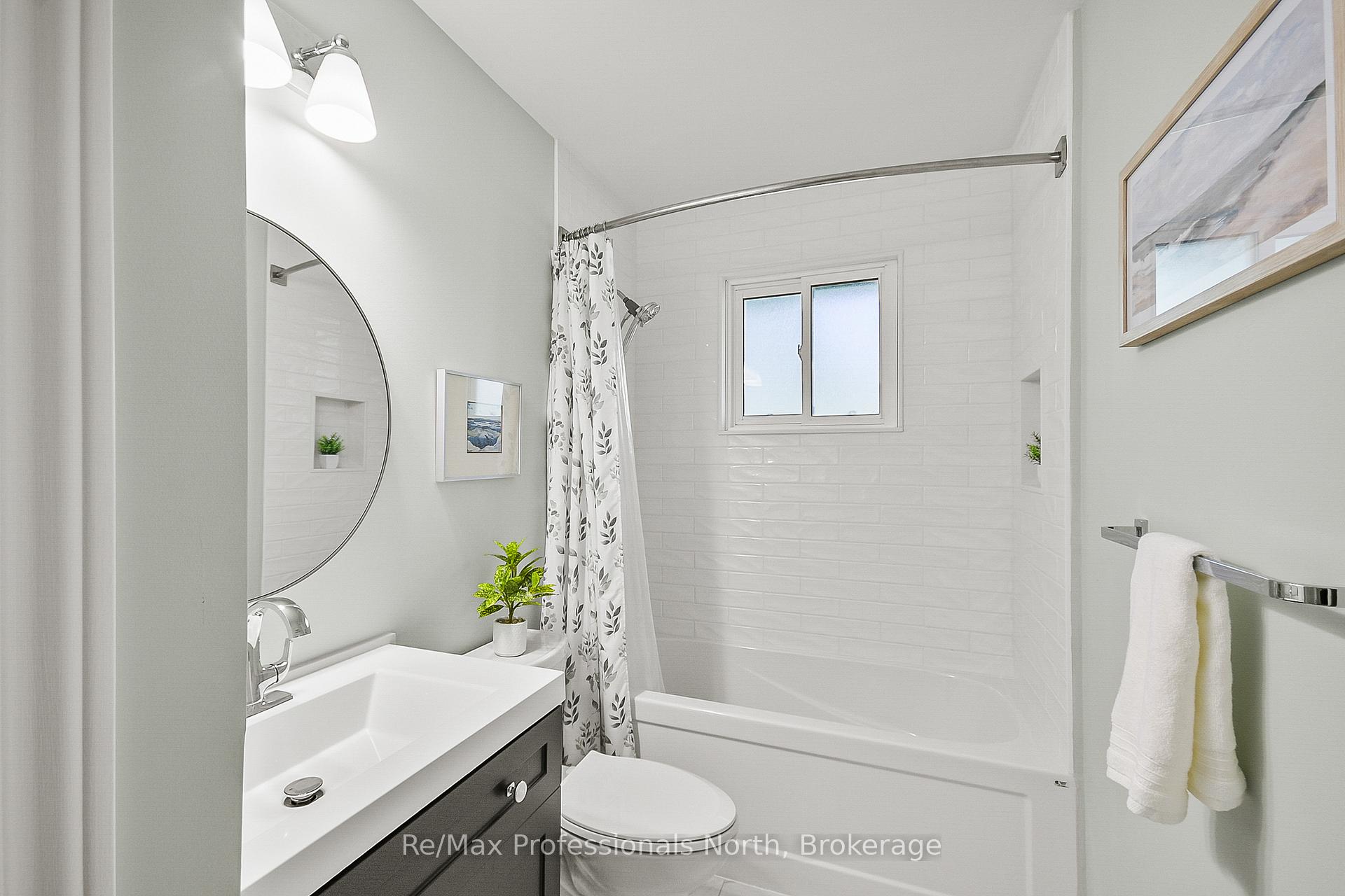 Photo 14 of 150 Robinson Avenue, Gravenhurst, Muskoka (S) — HOMEH