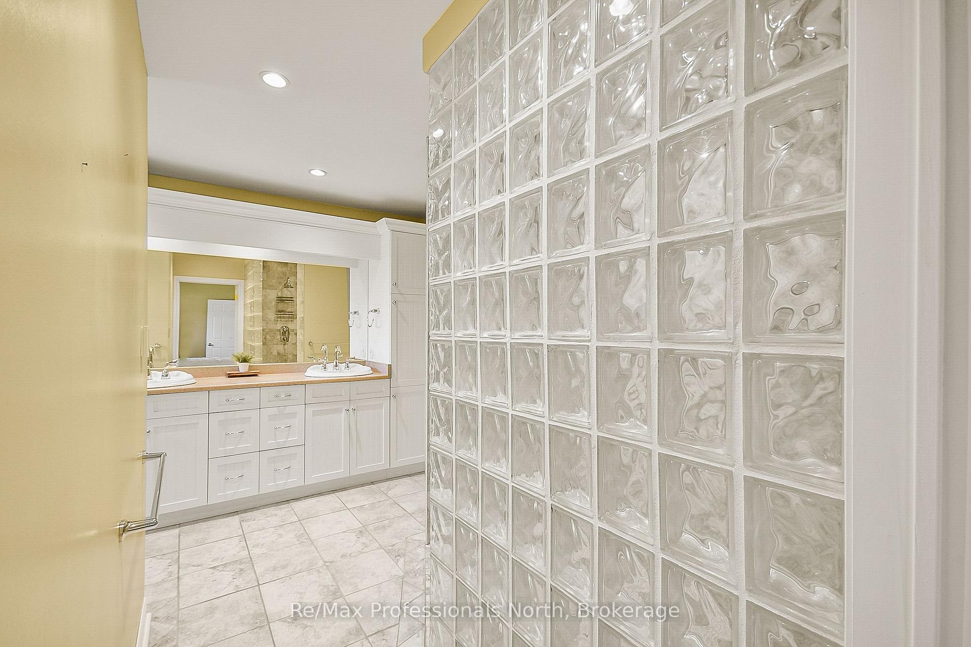 Photo 18 of 150 Robinson Avenue, Gravenhurst, Muskoka (S) — HOMEH