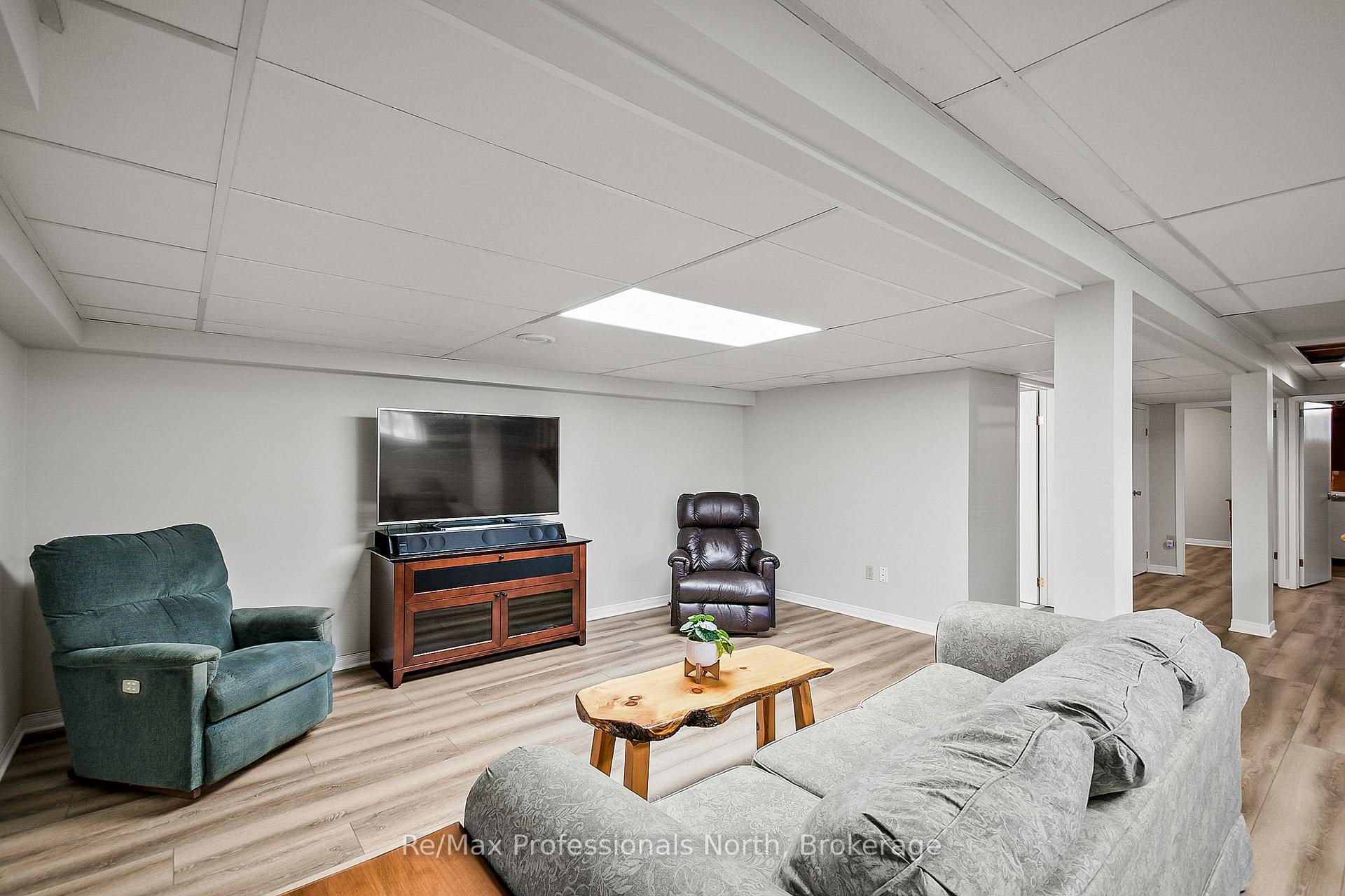 Photo 25 of 150 Robinson Avenue, Gravenhurst, Muskoka (S) — HOMEH