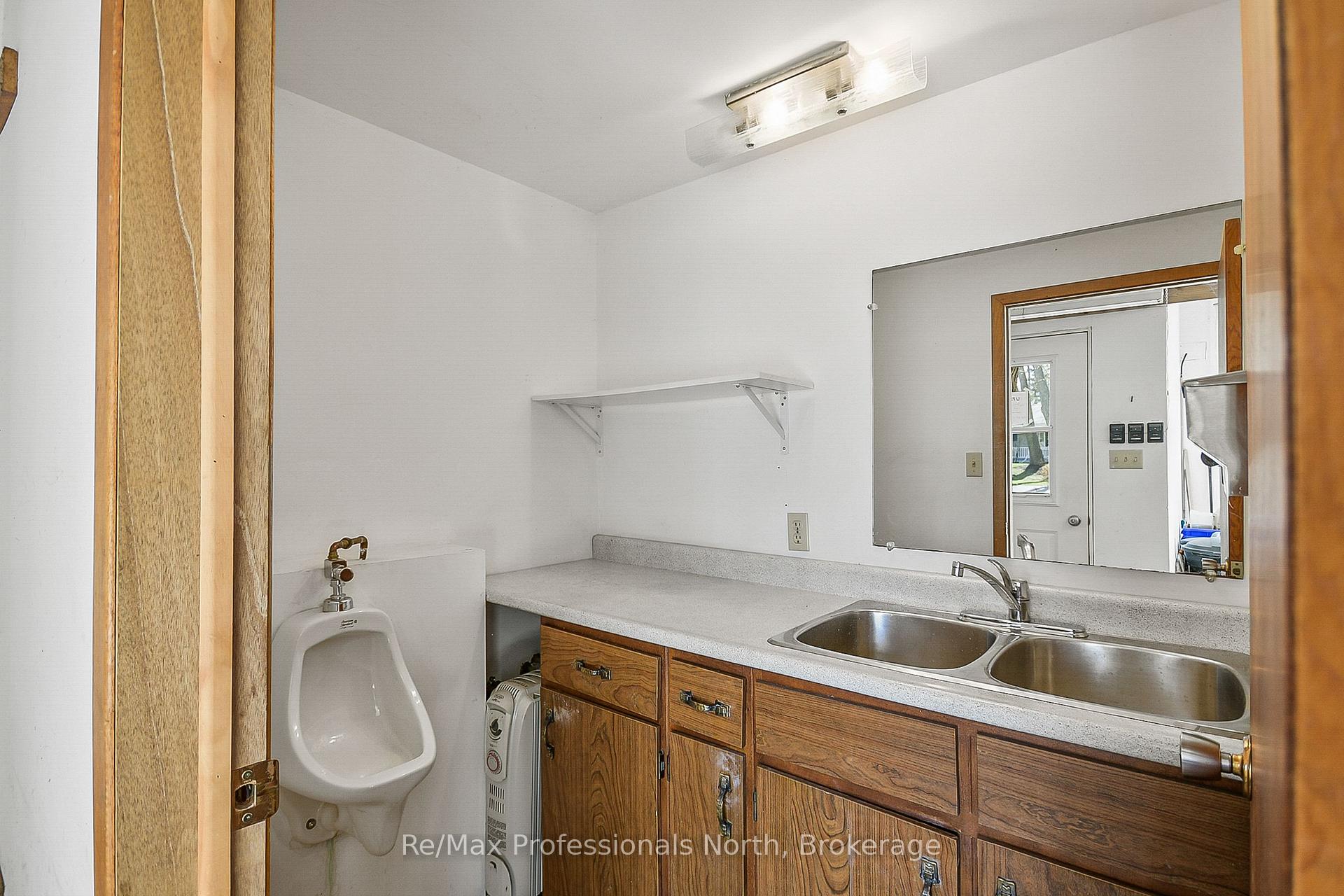 Photo 32 of 150 Robinson Avenue, Gravenhurst, Muskoka (S) — HOMEH