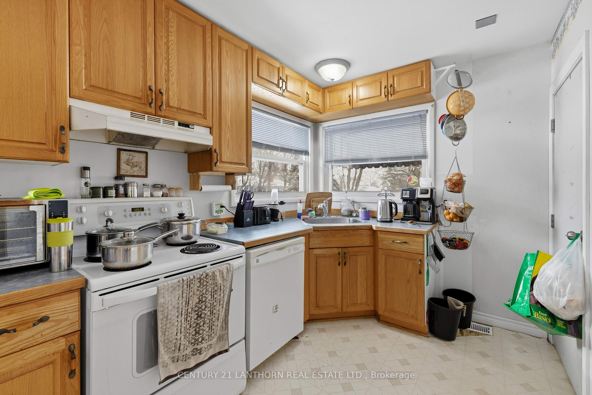 Photo 7 of 415 Stanley Avenue, Deseronto, Deseronto (Town) — HOMEH