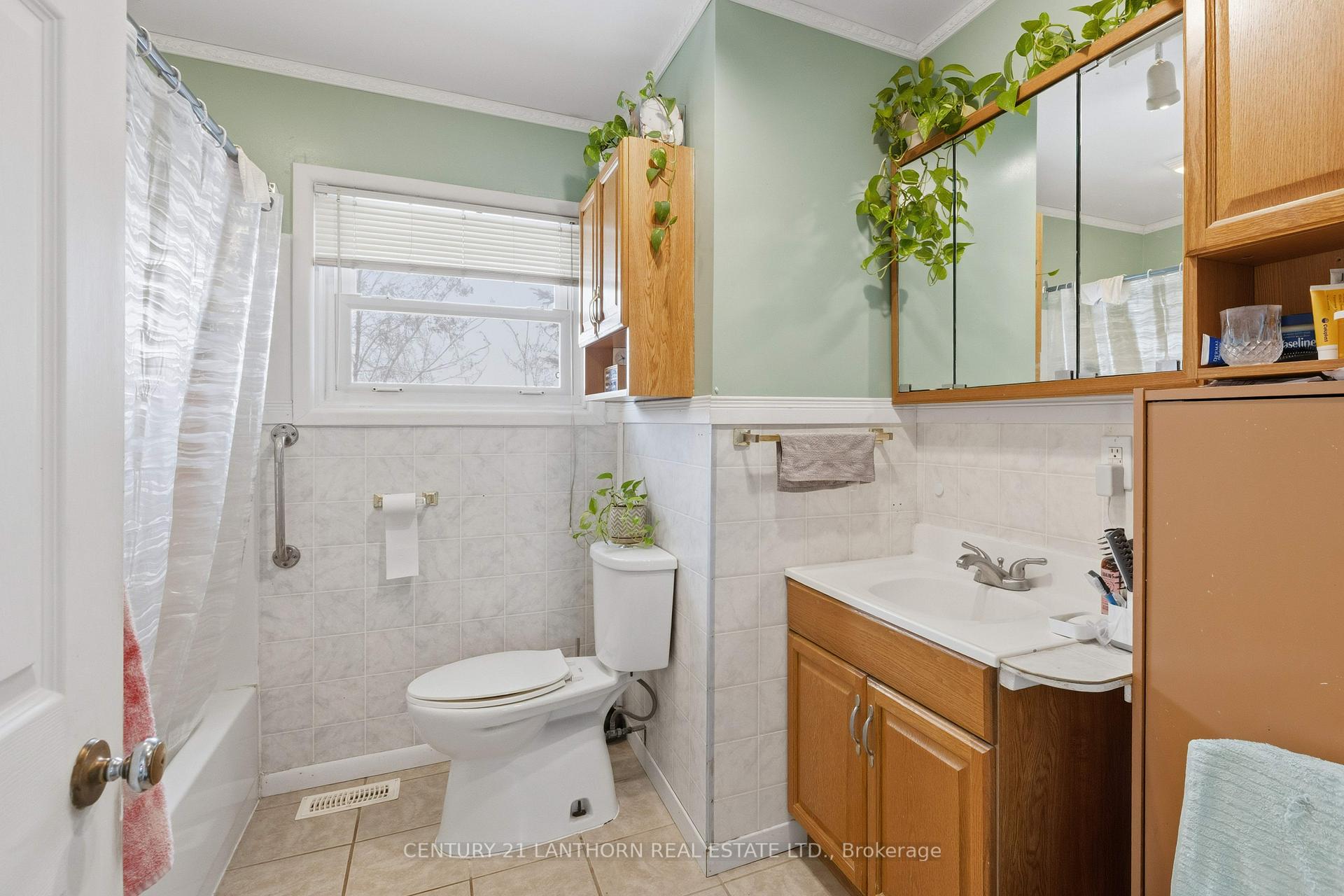 Photo 31 of 415 Stanley Avenue, Deseronto, Deseronto (Town) — HOMEH