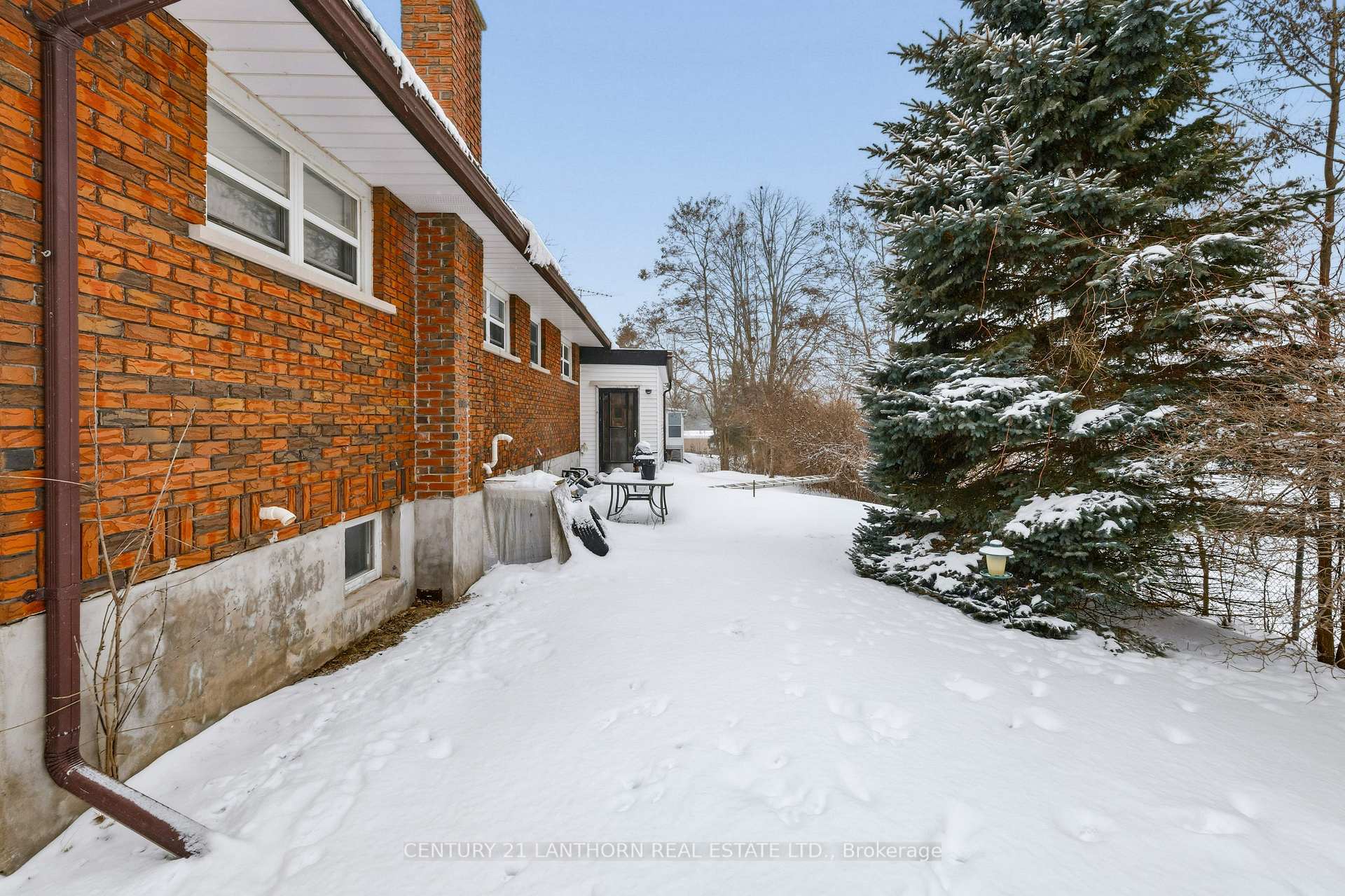 Photo 27 of 415 Stanley Avenue, Deseronto, Deseronto (Town) — HOMEH