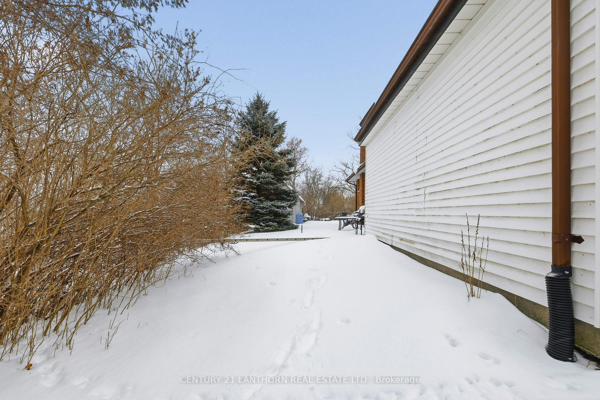 Photo 5 of 415 Stanley Avenue, Deseronto, Deseronto (Town) — HOMEH
