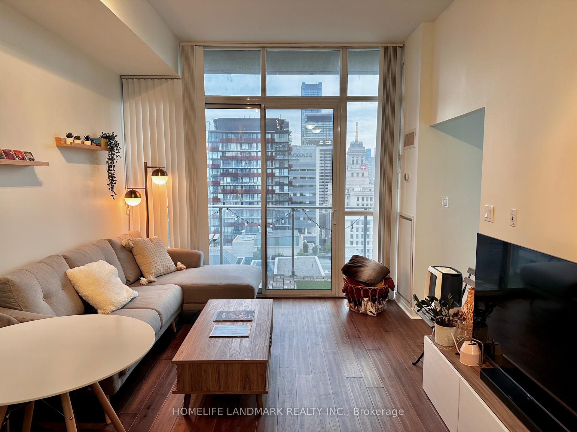 Front of Unit 2206, 126 Simcoe Street