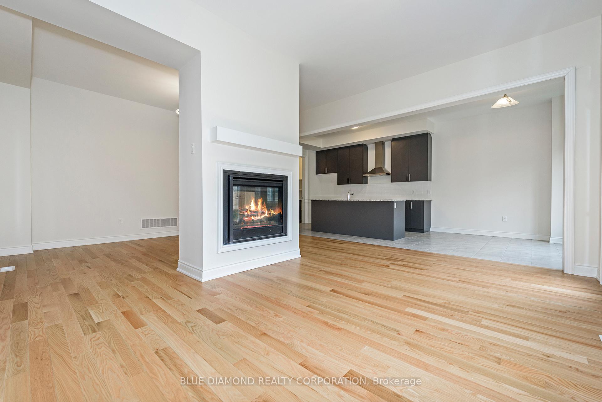 Photo 12 of 1341 Hydrangea Gardens, Oakville, Joshua Meadows — HOMEH