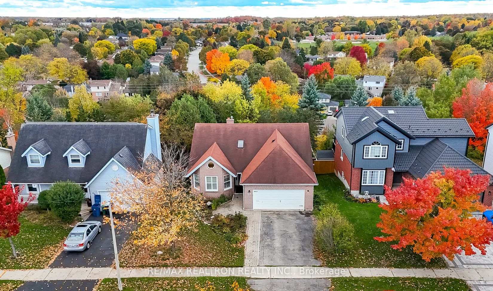 Photo 1 of 70 Pinnacle Crescent, Guelph, Willow West/Sugarbush/West Acres — HOMEH