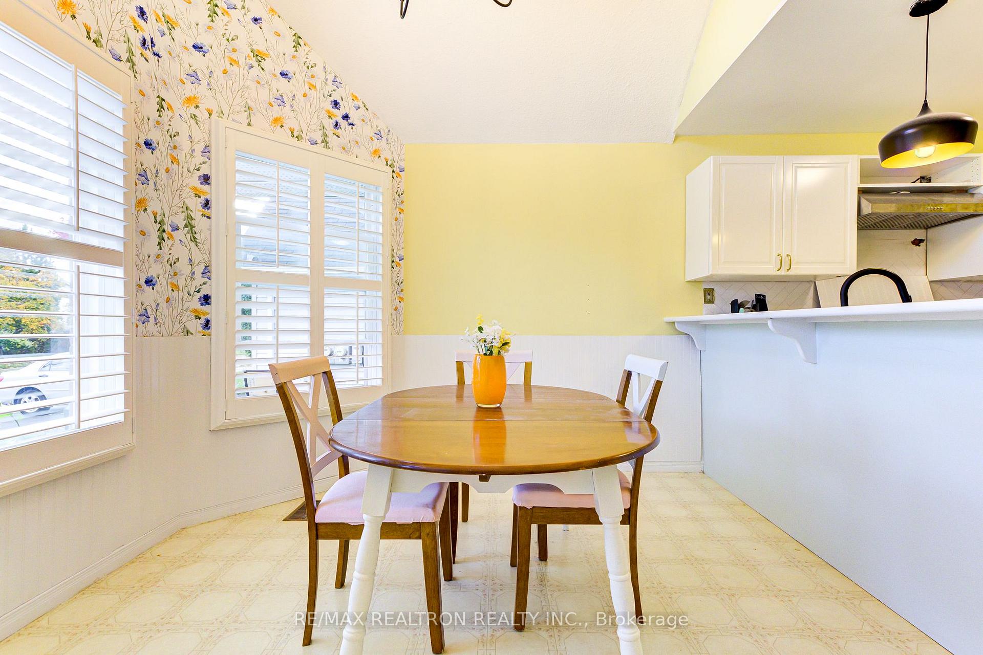 Photo 16 of 70 Pinnacle Crescent, Guelph, Willow West/Sugarbush/West Acres — HOMEH