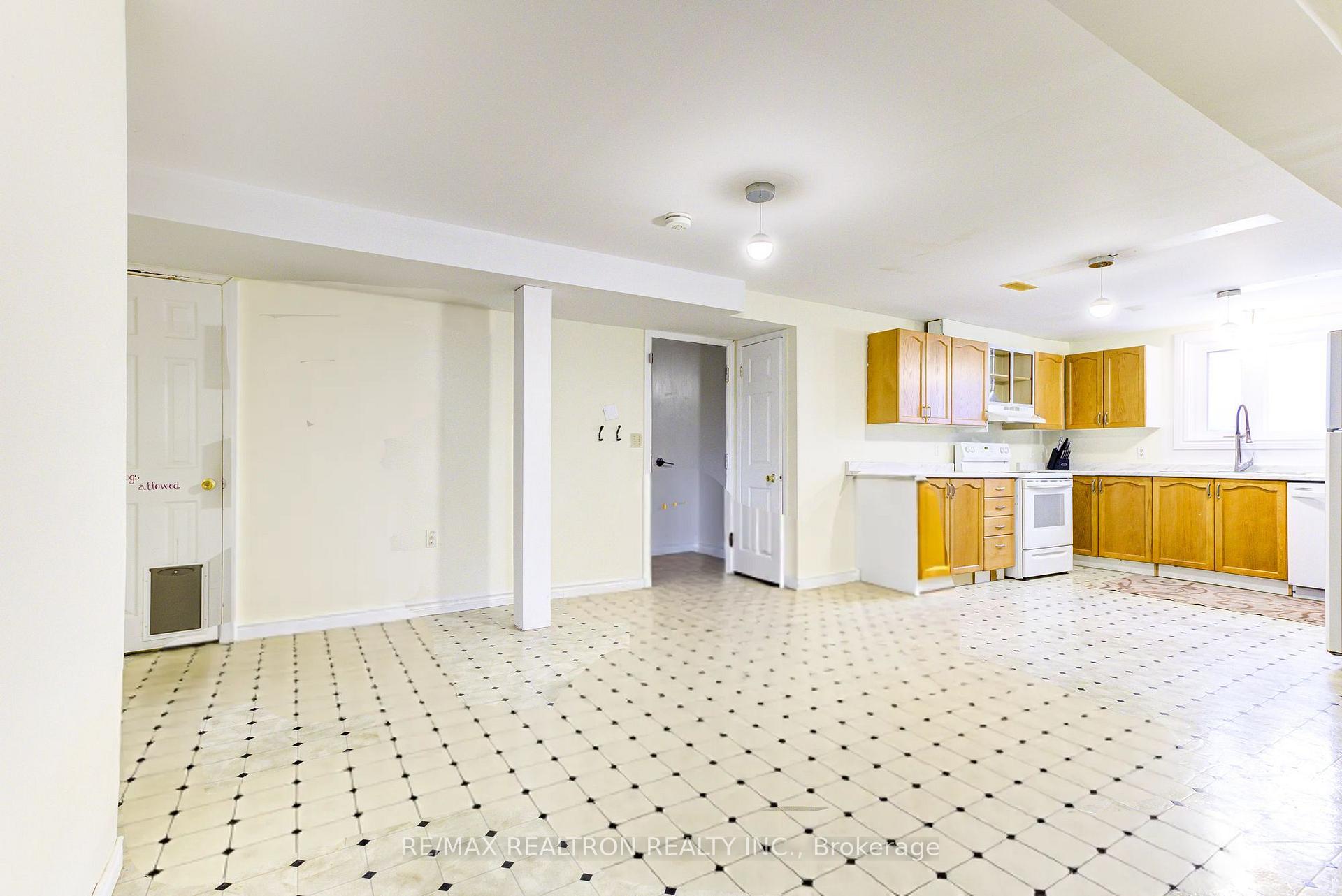 Photo 33 of 70 Pinnacle Crescent, Guelph, Willow West/Sugarbush/West Acres — HOMEH
