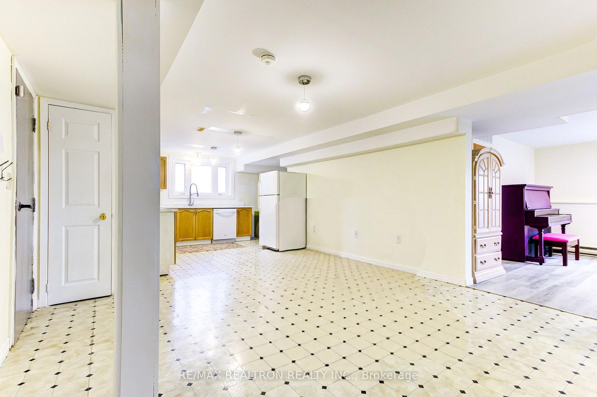 Photo 34 of 70 Pinnacle Crescent, Guelph, Willow West/Sugarbush/West Acres — HOMEH