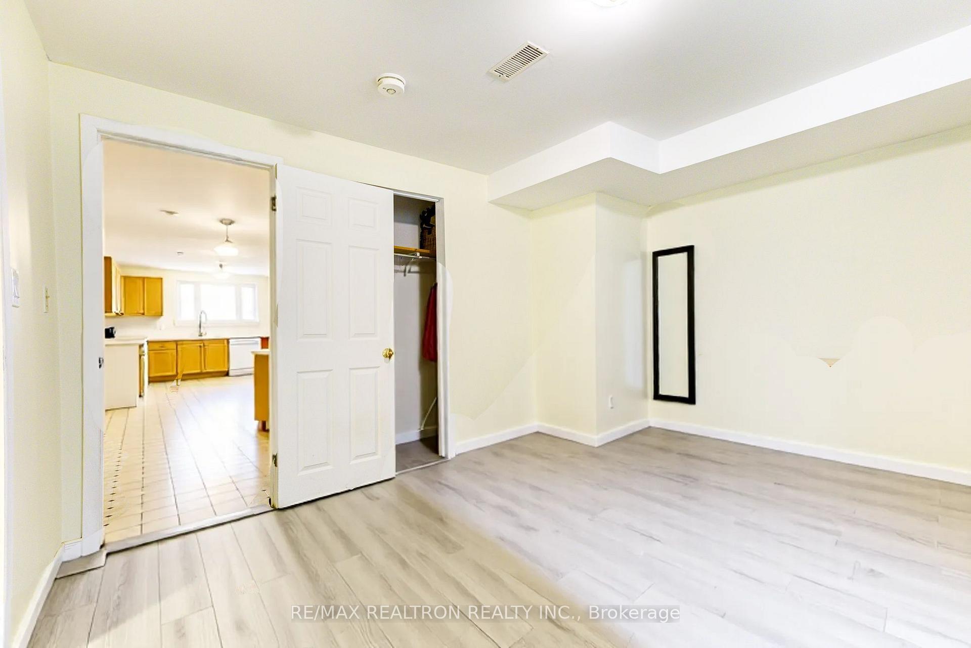 Photo 37 of 70 Pinnacle Crescent, Guelph, Willow West/Sugarbush/West Acres — HOMEH