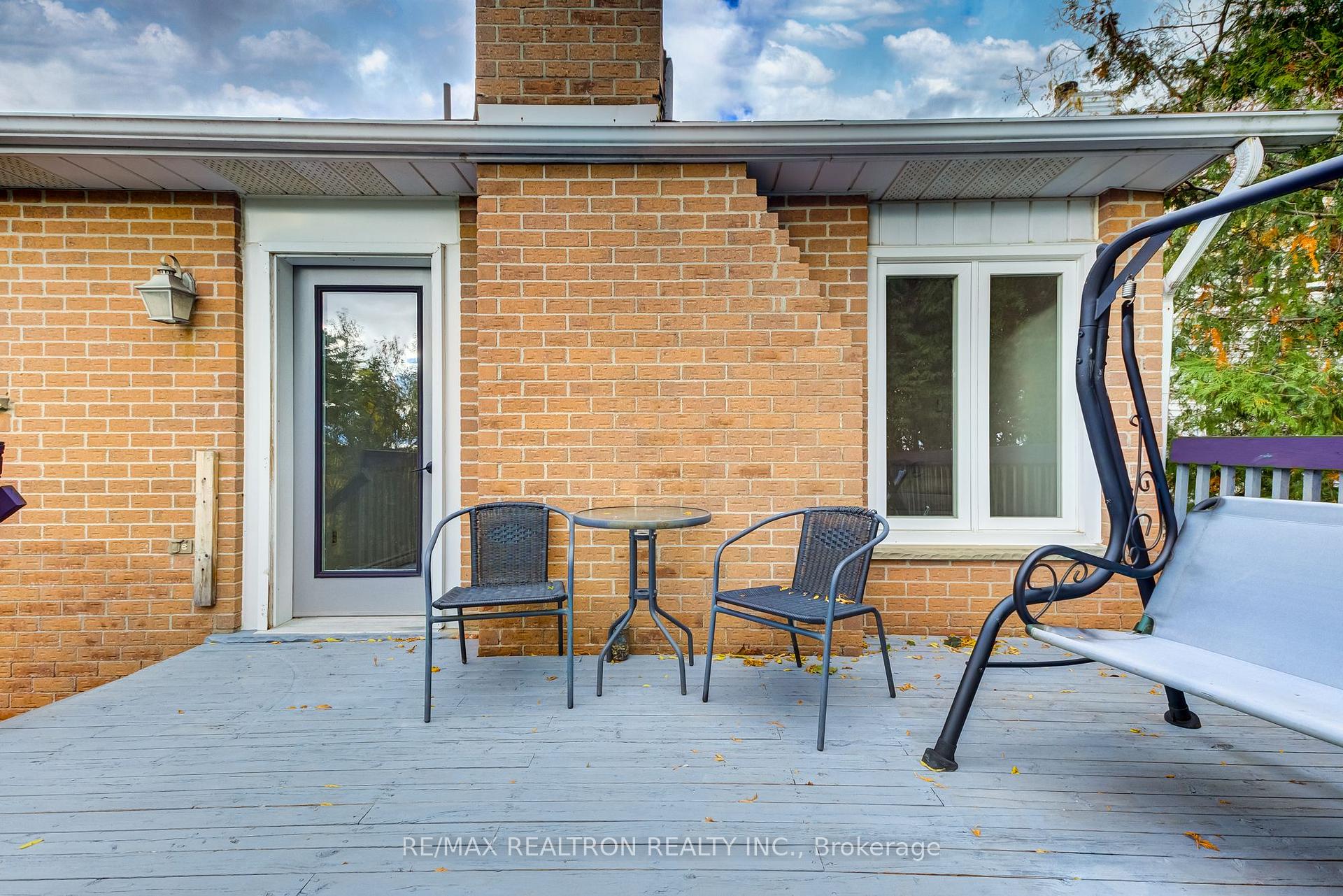 Photo 41 of 70 Pinnacle Crescent, Guelph, Willow West/Sugarbush/West Acres — HOMEH