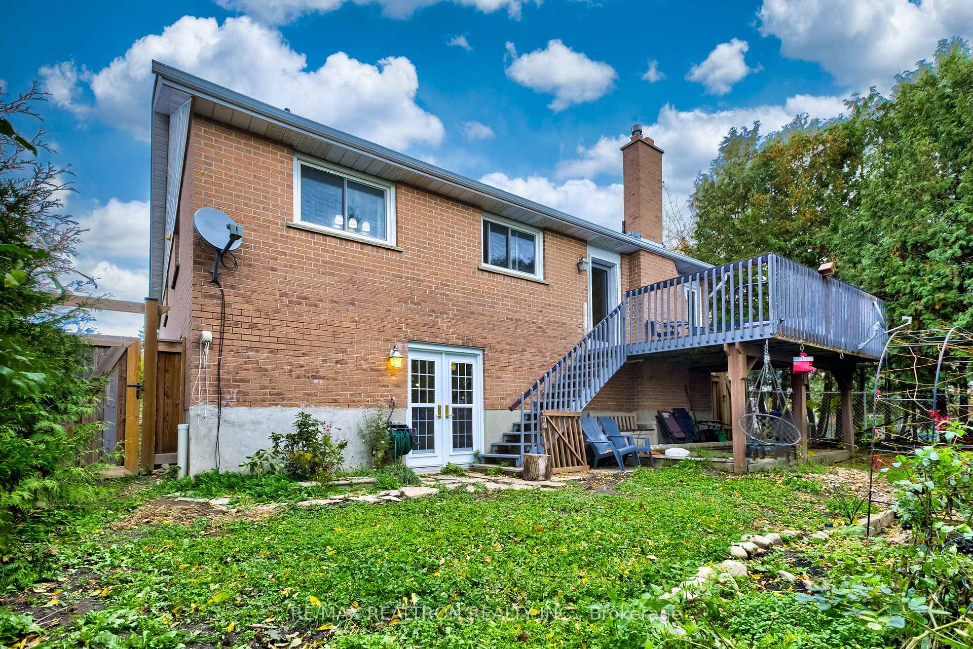 Photo 44 of 70 Pinnacle Crescent, Guelph, Willow West/Sugarbush/West Acres — HOMEH