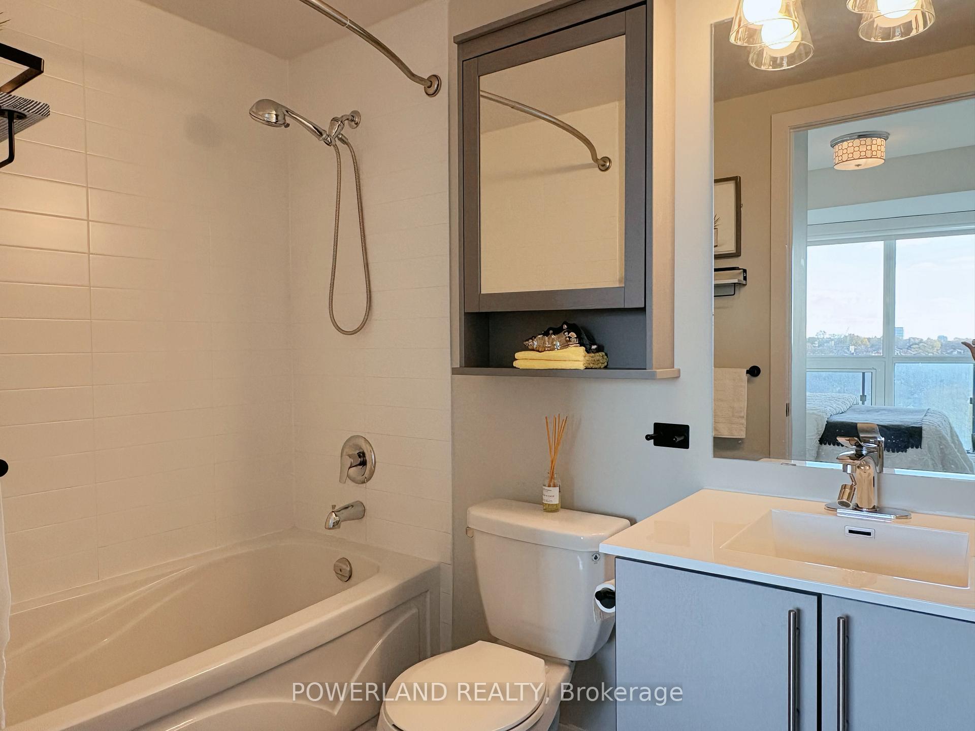 Photo 6 of Unit 1105, 60 Berwick Avenue, Toronto, Yonge-Eglinton — HOMEH