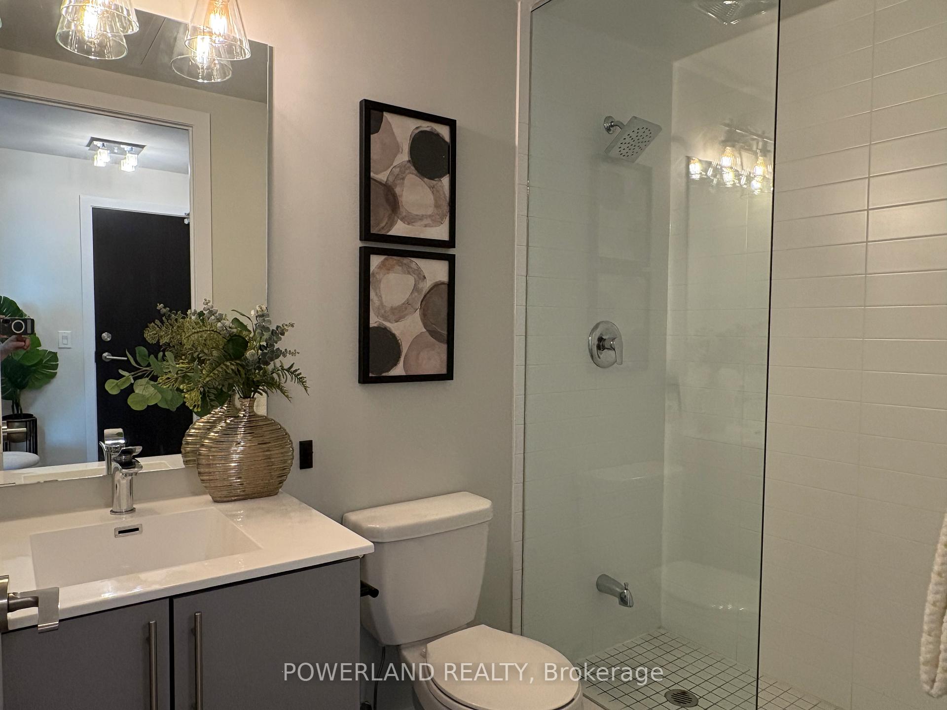 Photo 5 of Unit 1105, 60 Berwick Avenue, Toronto, Yonge-Eglinton — HOMEH